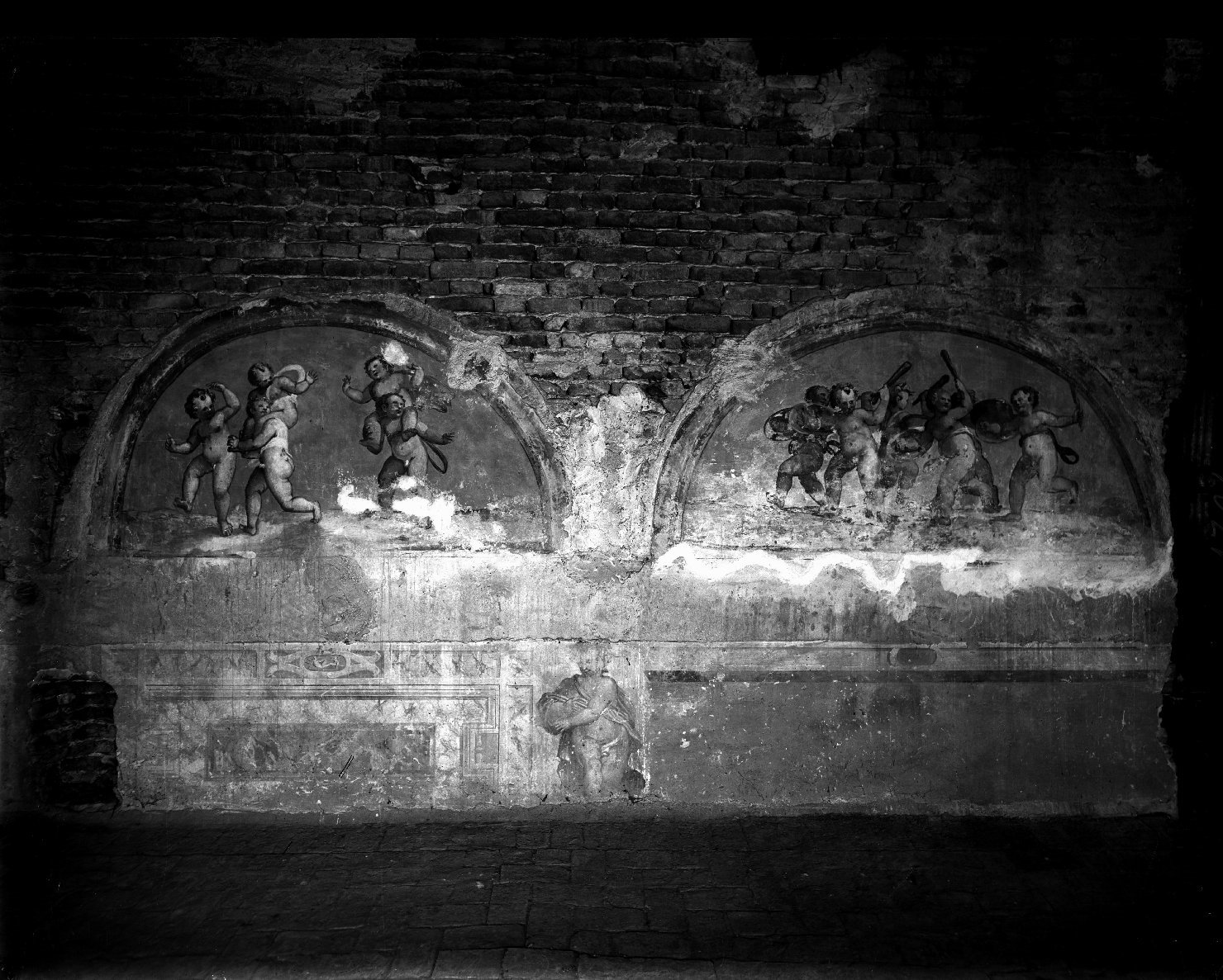 Mantova - Palazzo Ducale - Pitture murali (negativo) di Giovan Battista Giacarelli (attr), Anonimo (XX)