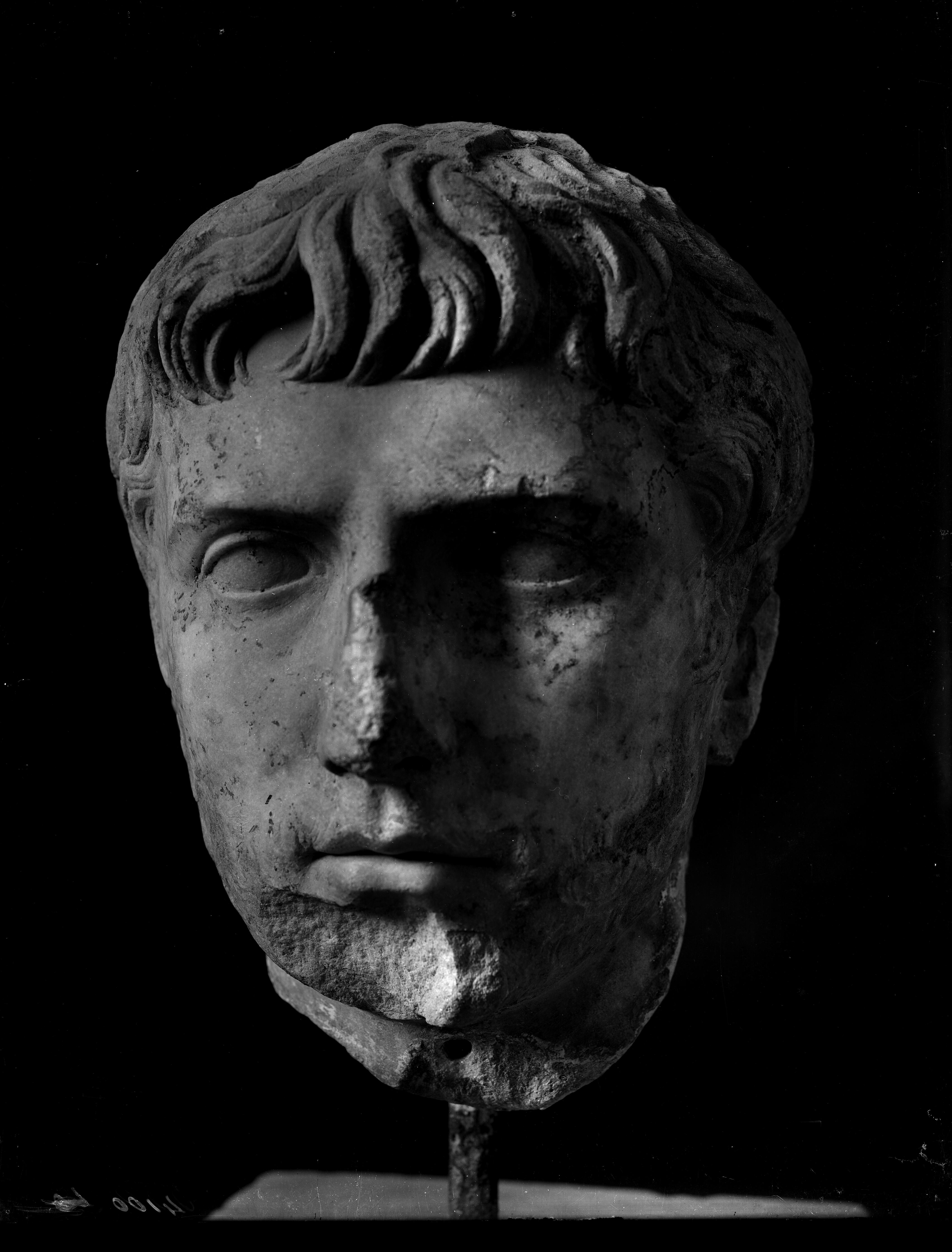 Mantova - Palazzo Ducale - Sculture (negativo) di Anonimo (XX)