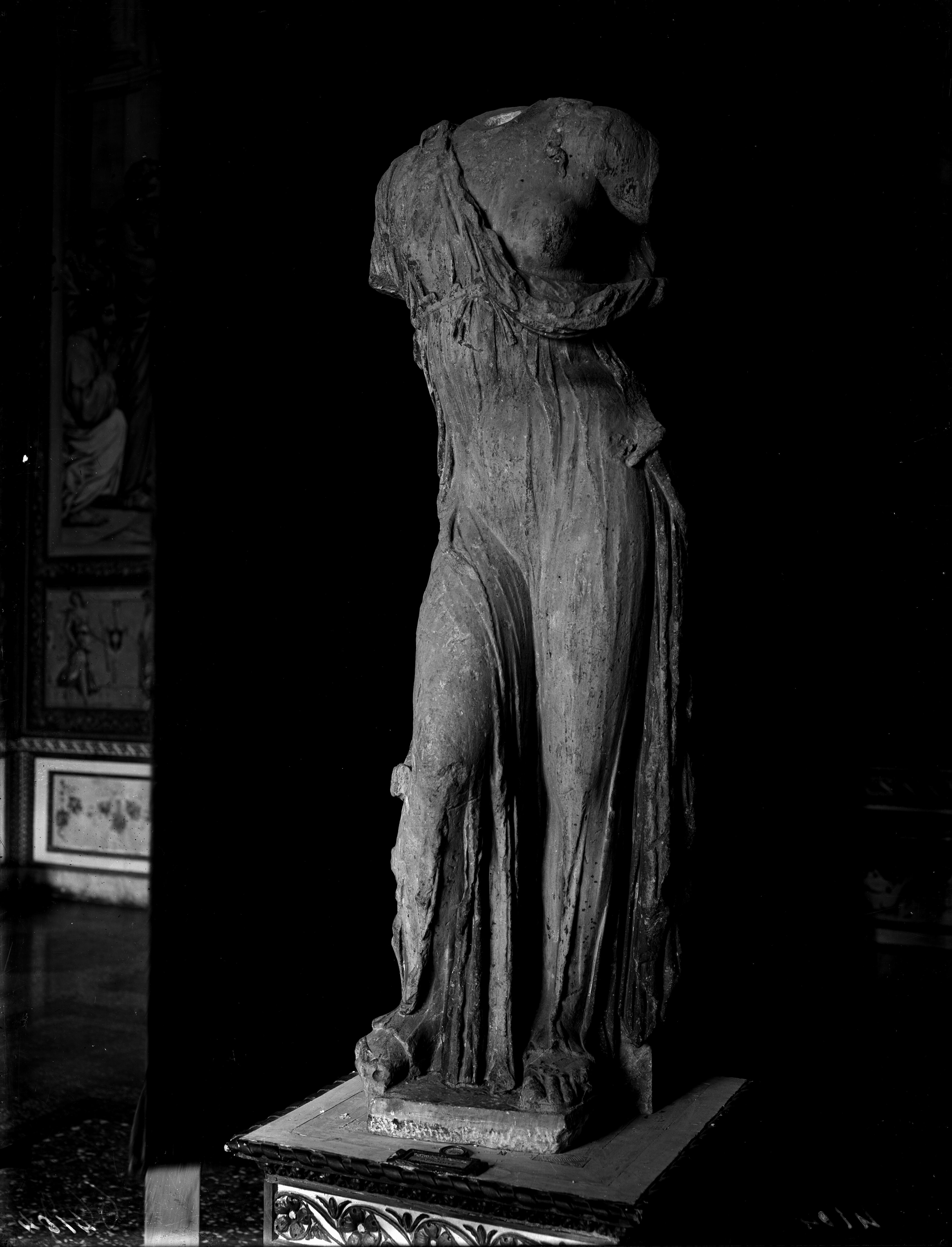 Mantova - Palazzo Ducale - Sculture (negativo) di Anonimo (XX)