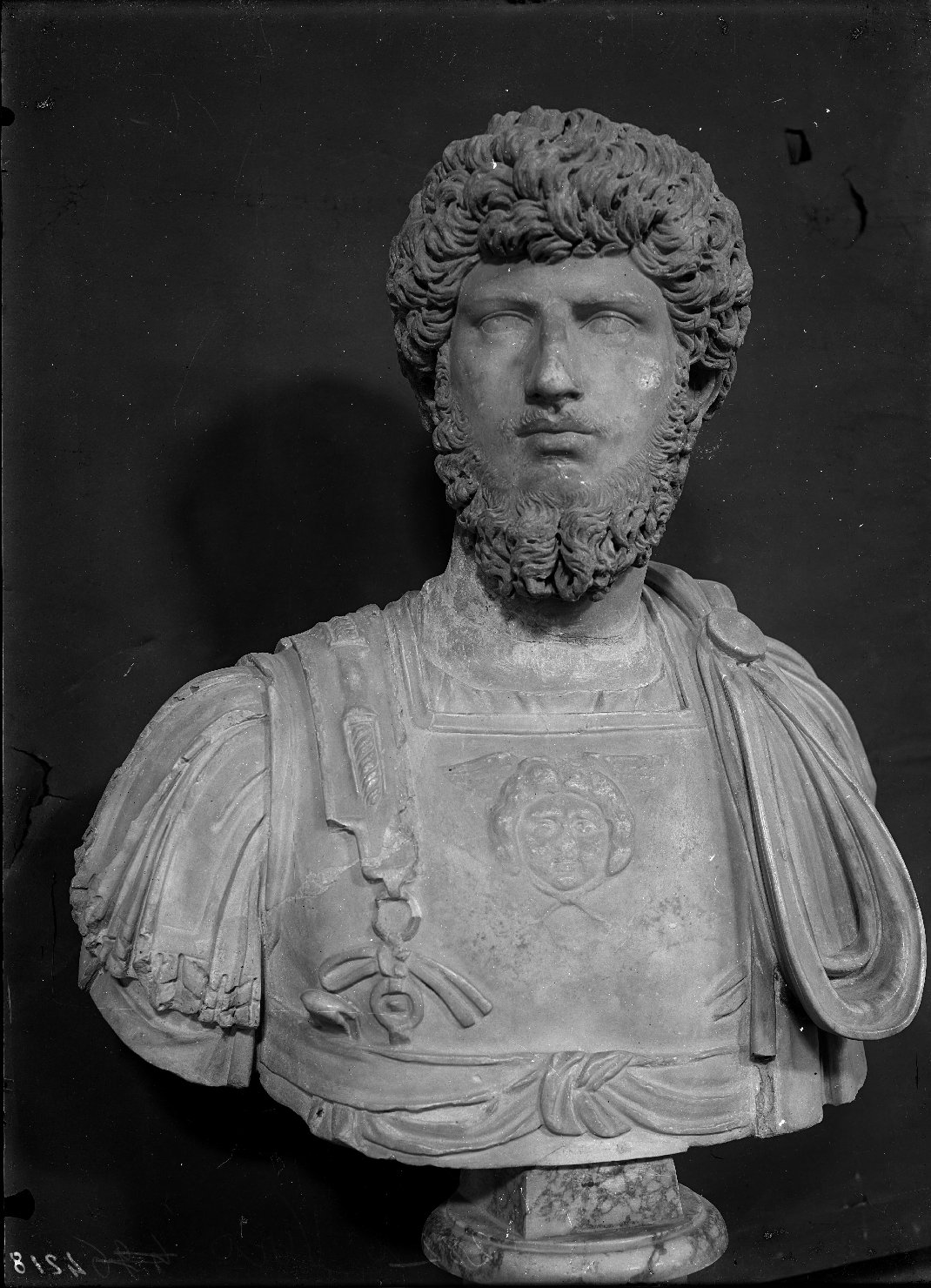 Mantova - Palazzo Ducale - Sculture (negativo) di Anonimo (XX)