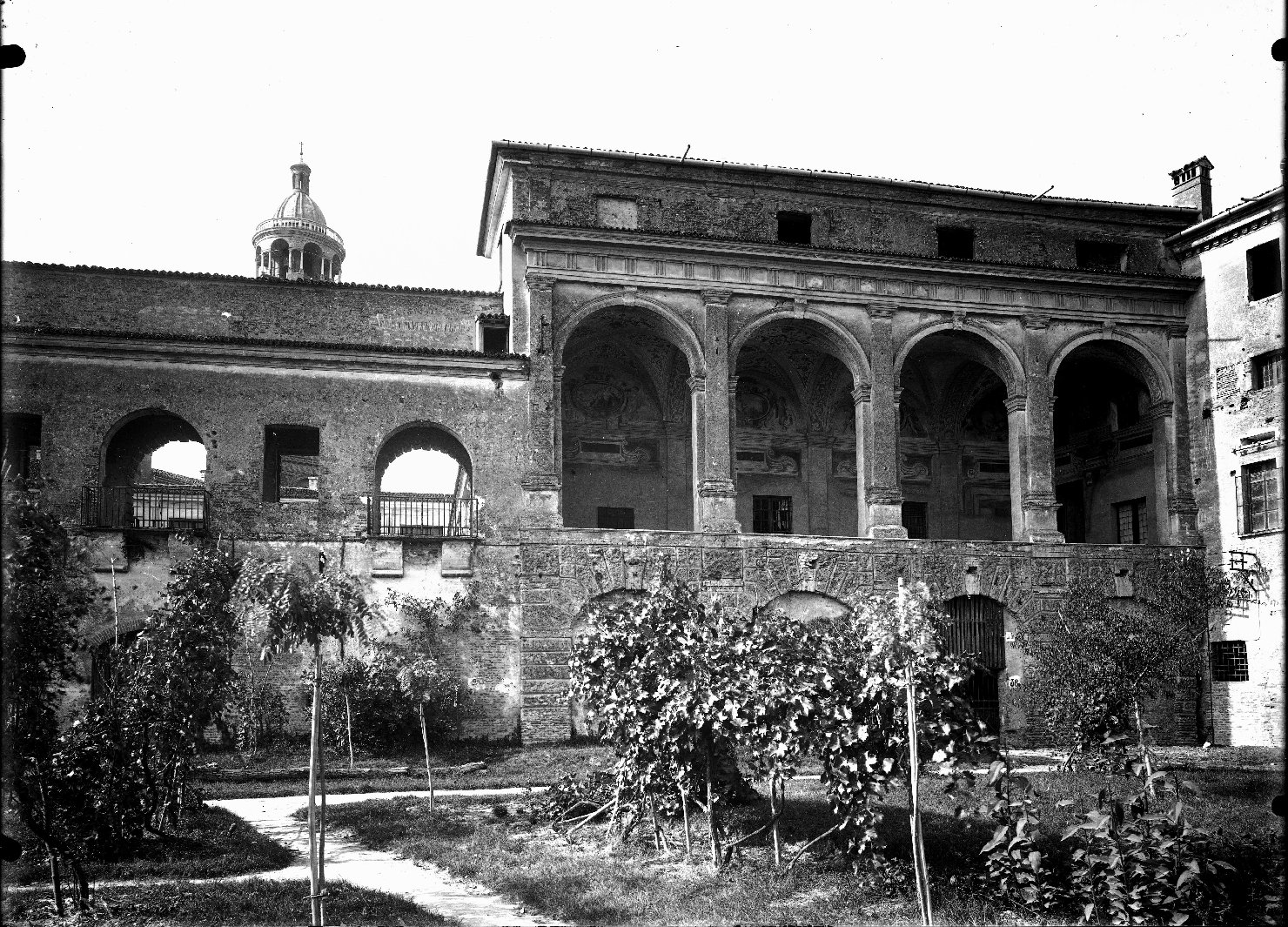 Architetture - Mantova - Palazzo Ducale (negativo) di Viani, Antonio Maria (attr), Anonimo (XX)