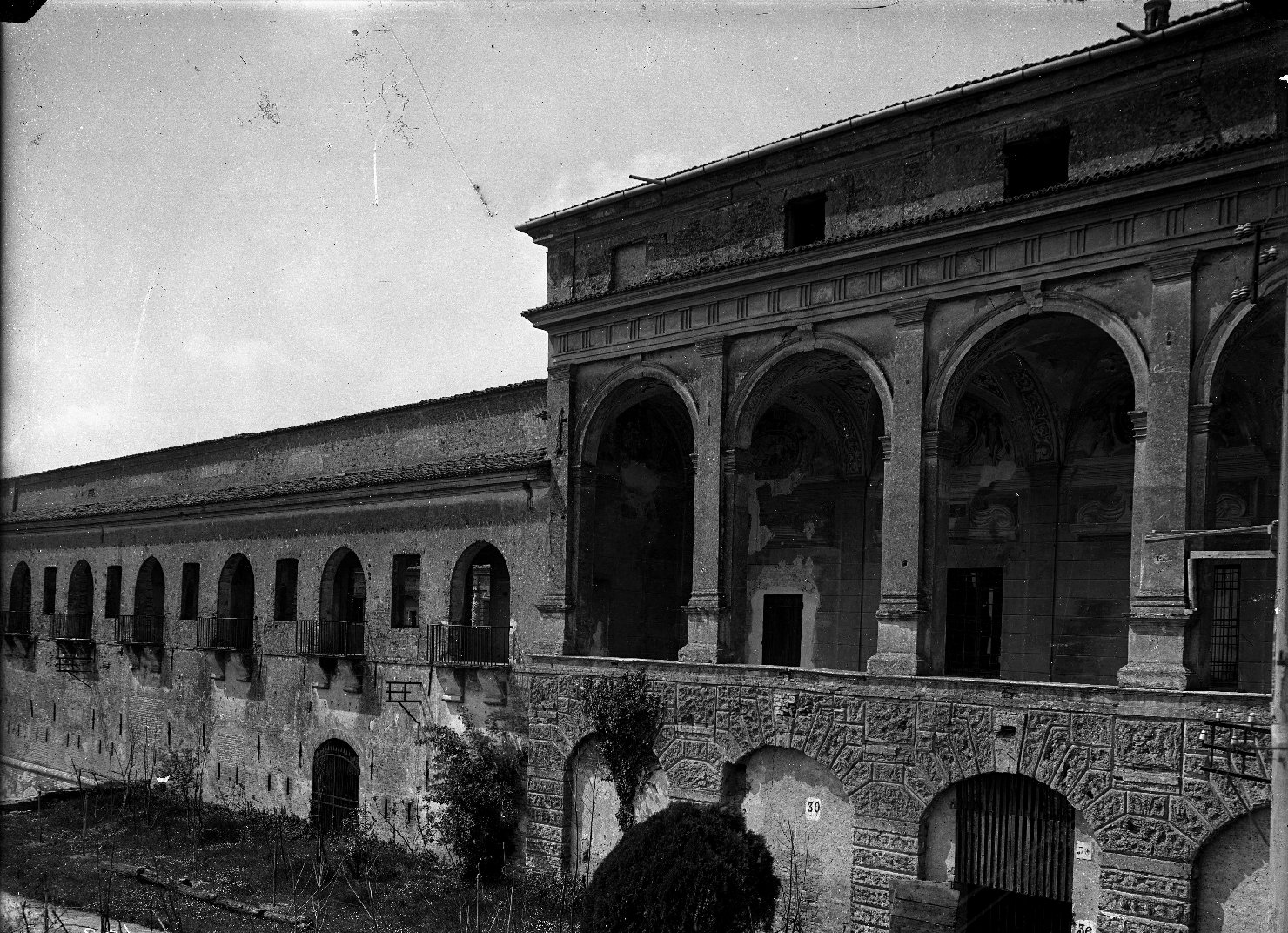 Architetture - Mantova - Palazzo Ducale (negativo) di Viani, Antonio Maria (attr), Anonimo (XX)
