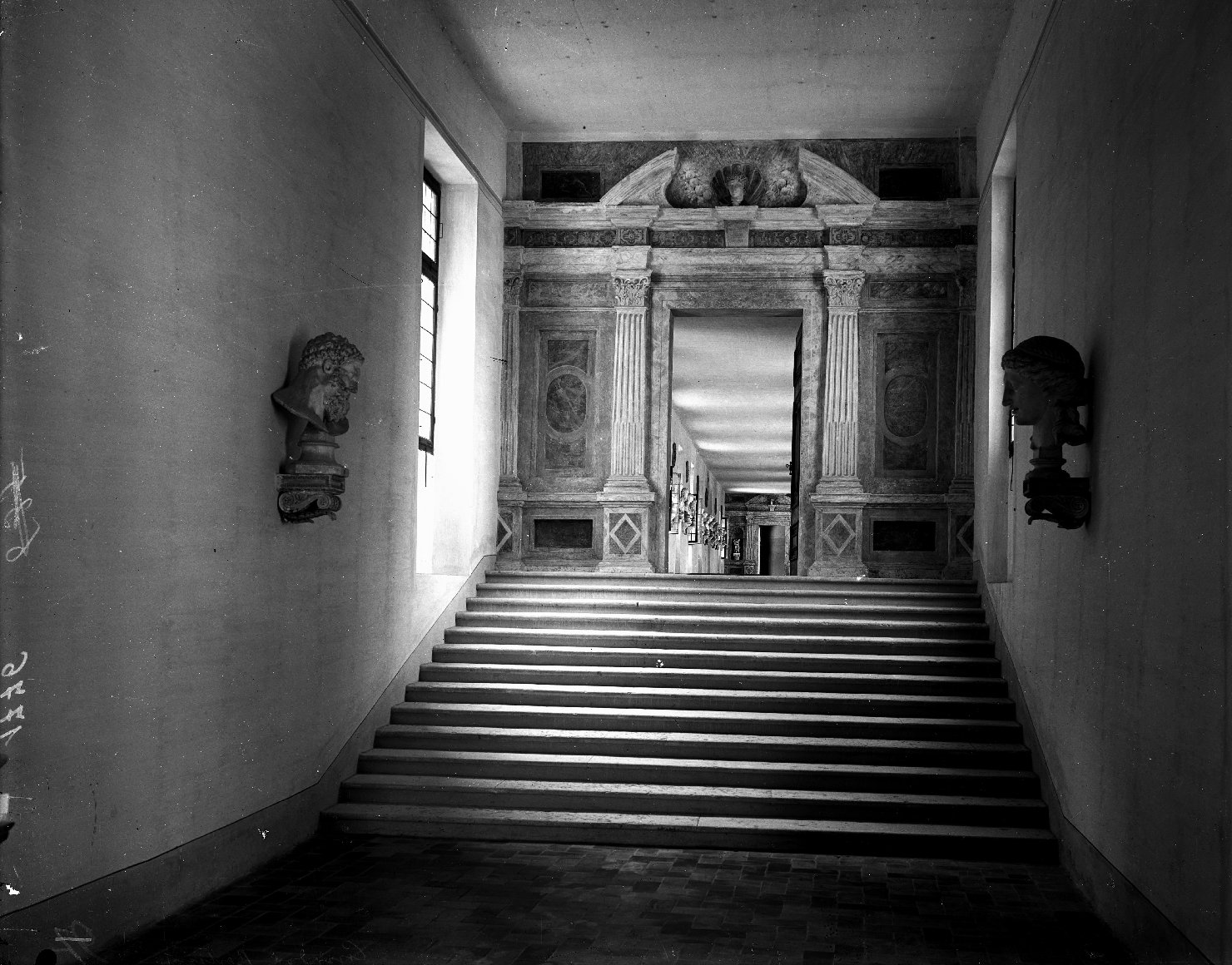 Architetture - Mantova - Palazzo Ducale - Allestimenti (negativo) di Anonimo (XX)
