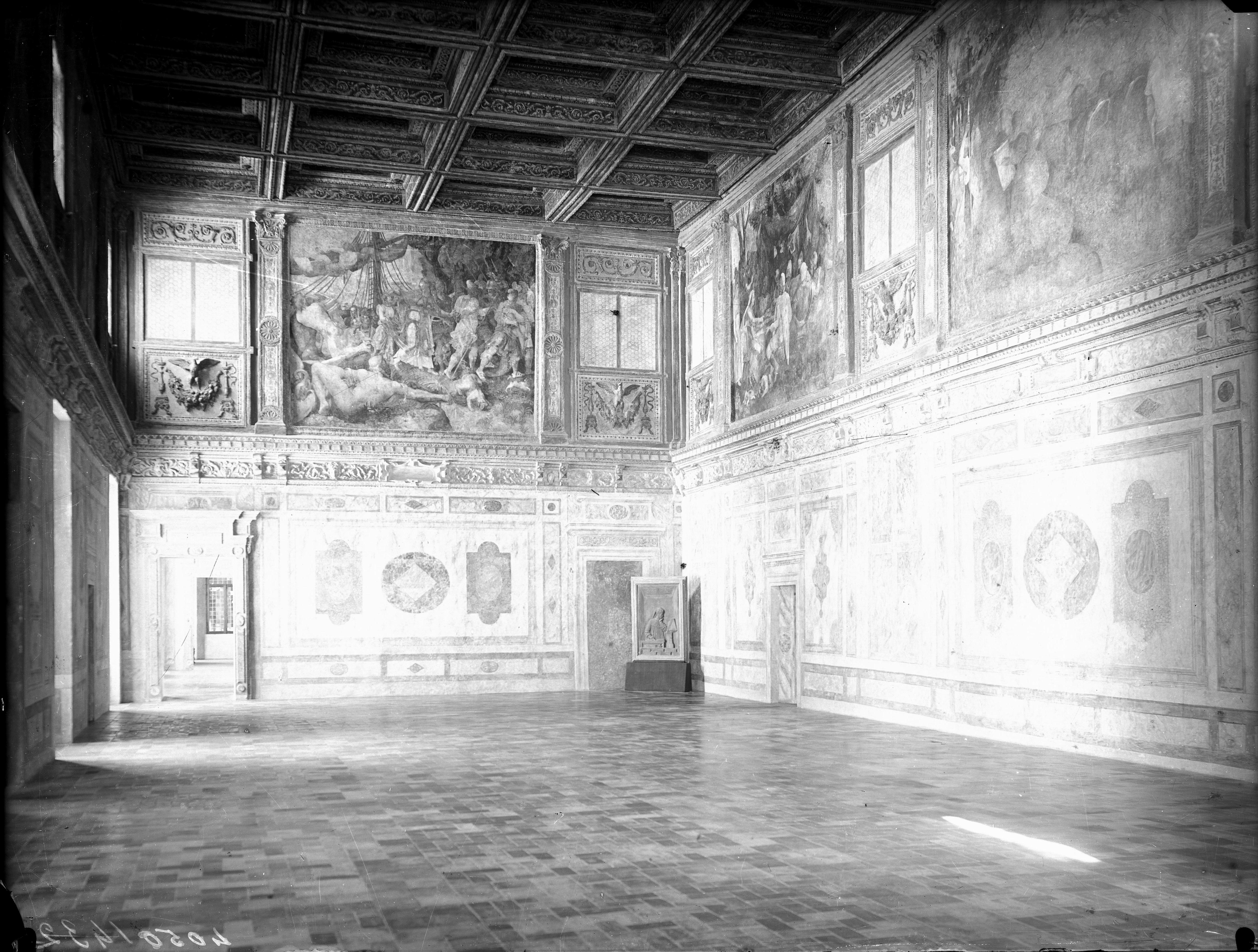 Architetture - Mantova - Palazzo Ducale (negativo) di Costa Lorenzo il Giovane, d'Ughetto Iacopo, Anonimo (XX)
