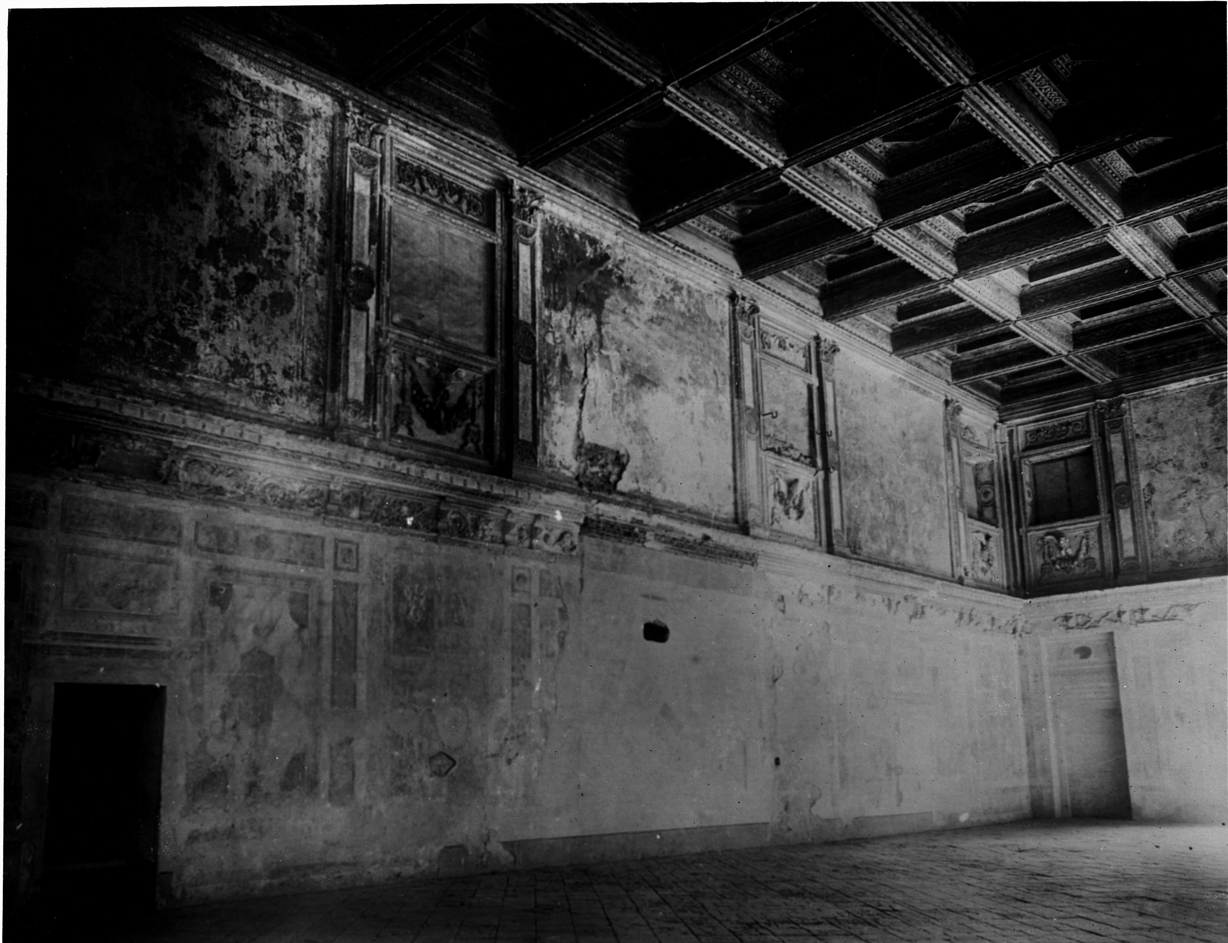 Architetture - Mantova - Palazzo Ducale (negativo) di Costa Lorenzo il Giovane, d'Ughetto Iacopo, Anonimo (XX)