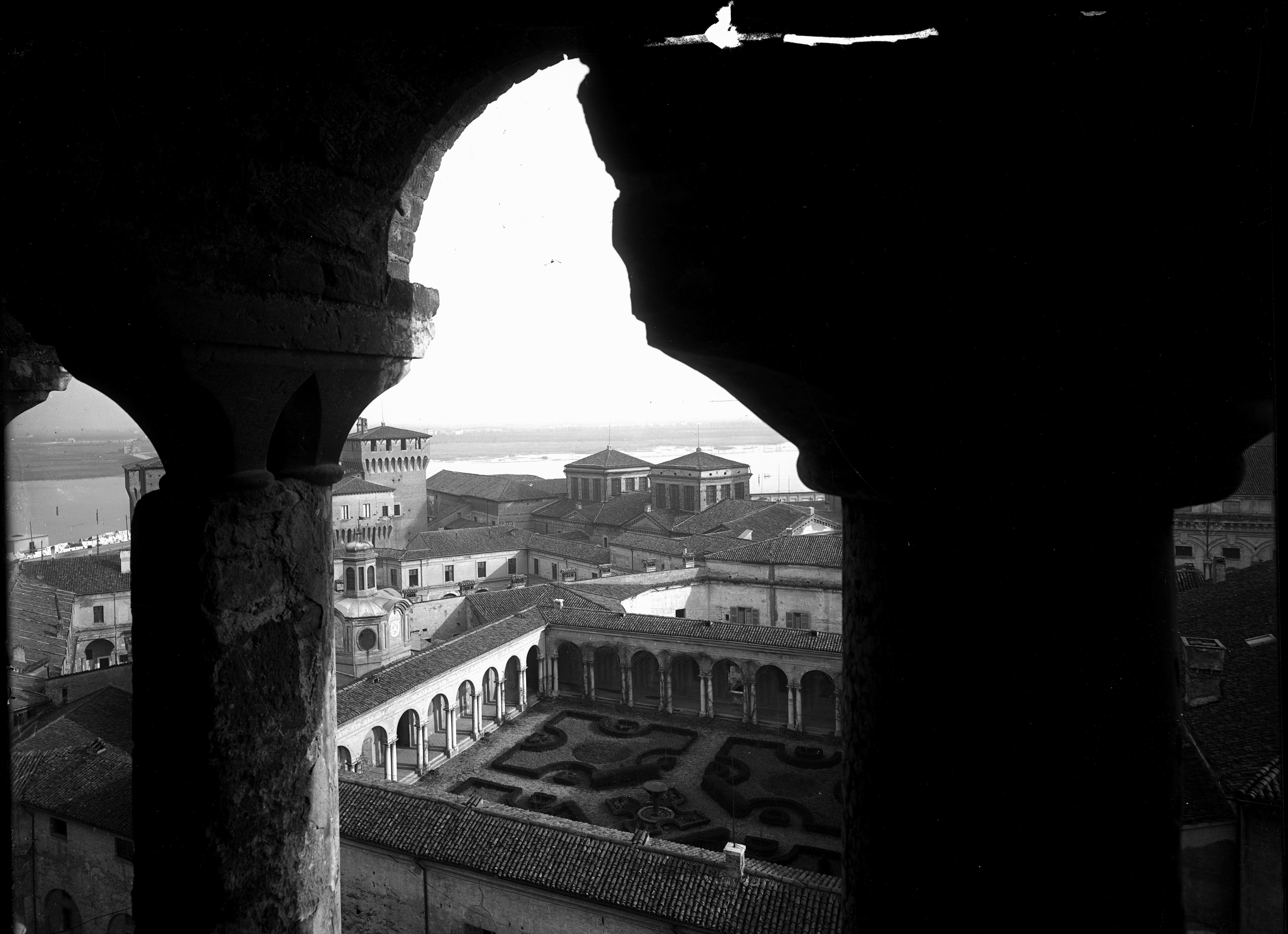 Architetture - Mantova - Palazzo Ducale - Vedute (negativo) di Anonimo (XX)