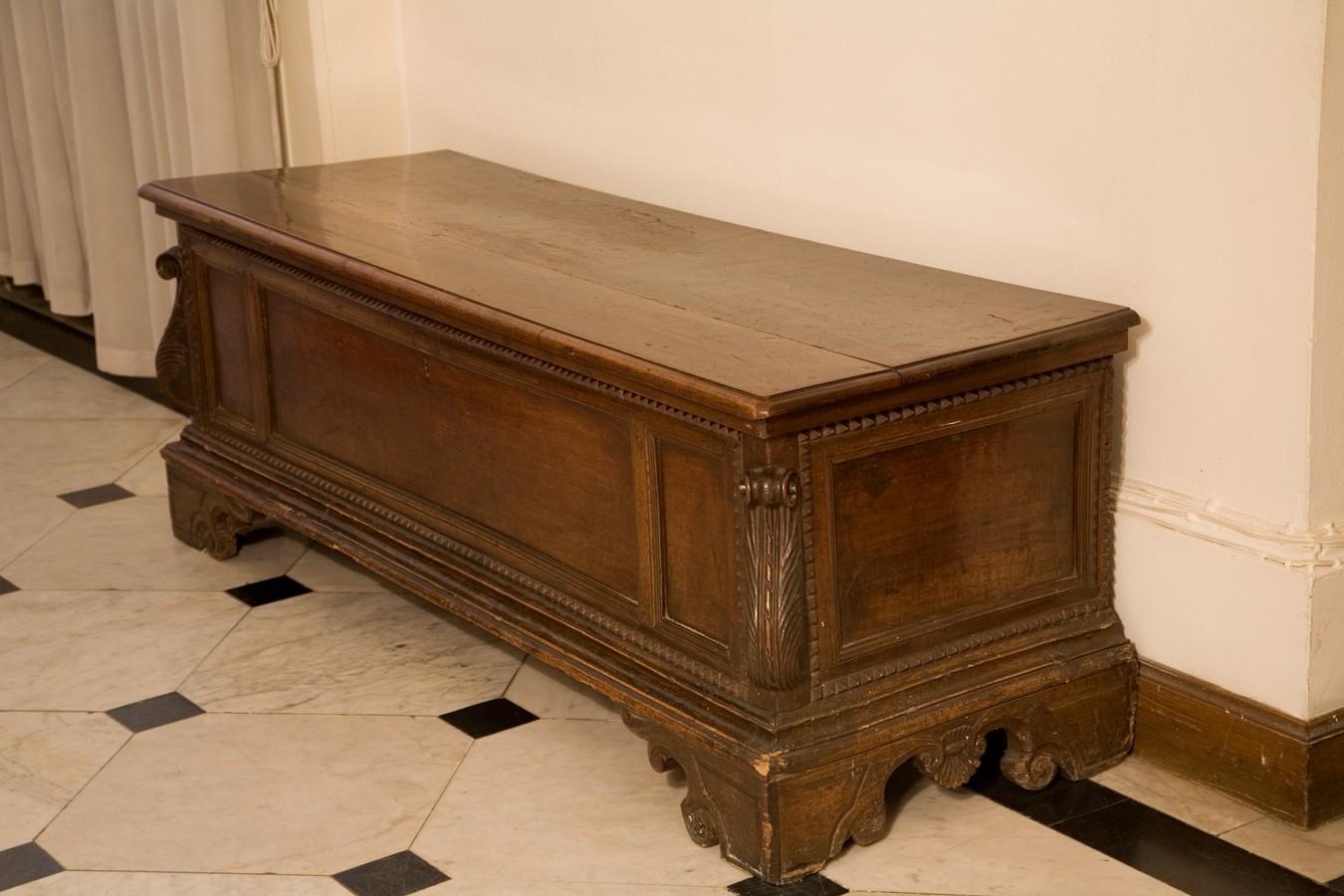 cassapanca - ambito lombardo (inizio XVI secolo)