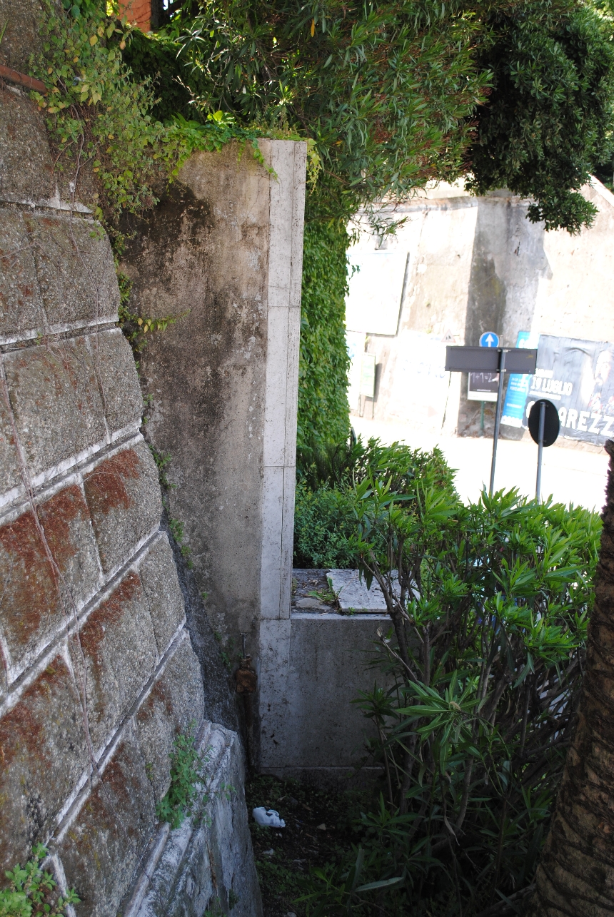 soggetto assente (monumento ai caduti - a cippo) di Orengo Luigi (primo quarto XX)