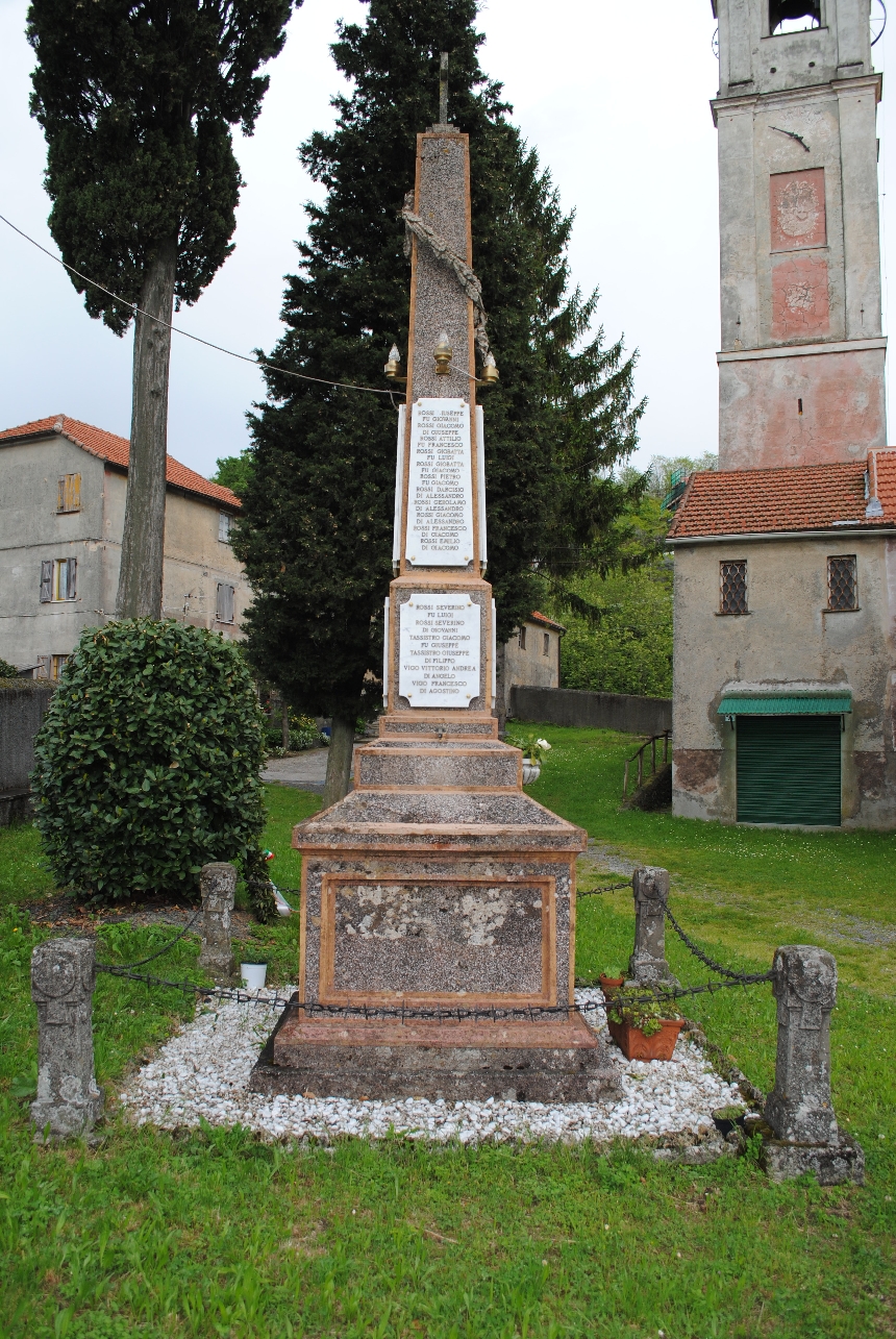 figura di soldato (profilo) (monumento ai caduti - ad obelisco) - ambito italiano (XX)