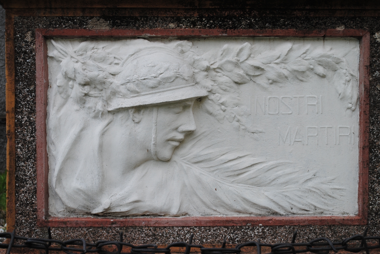 figura di soldato (profilo) (monumento ai caduti - ad obelisco) - ambito italiano (XX)