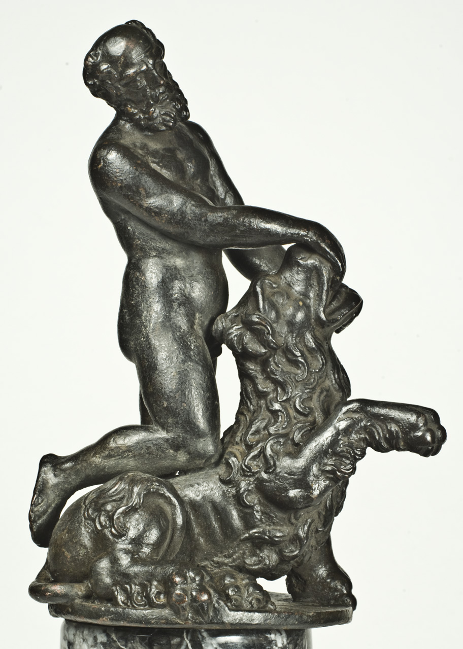 Ercole e il leone Nemeo (statuetta, opera isolata) - bottega veneziana (sec. XVI)