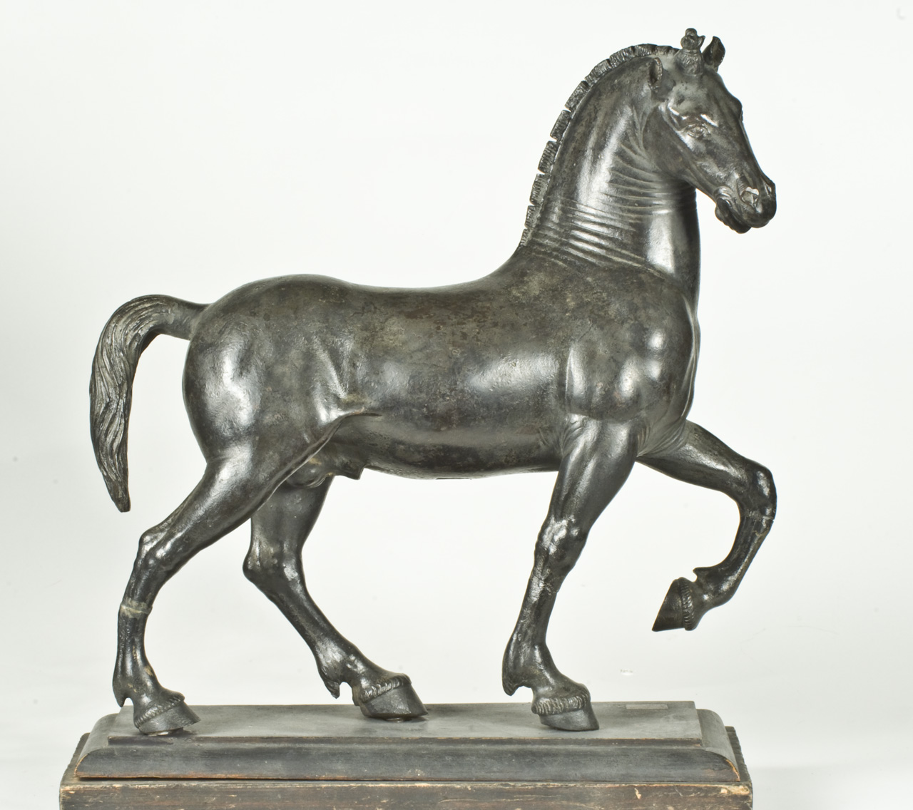 cavallo al passo (statuetta, opera isolata) - bottega veneziana (inizio sec. XVI)