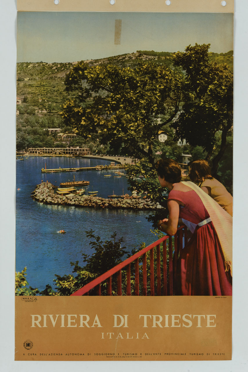 donne ammirano la riviera triestina appoggiate a una ringhiera (manifesto) - ambito italiano (sec. XX)