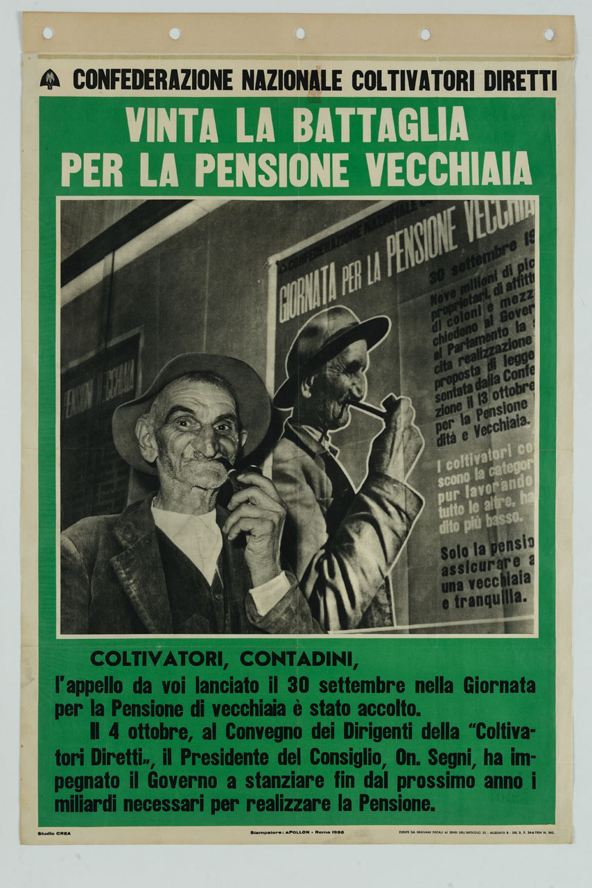 vecchio con pipa sullo sfondo di un manifesto con la sua immagine (manifesto) - ambito italiano (sec. XX)