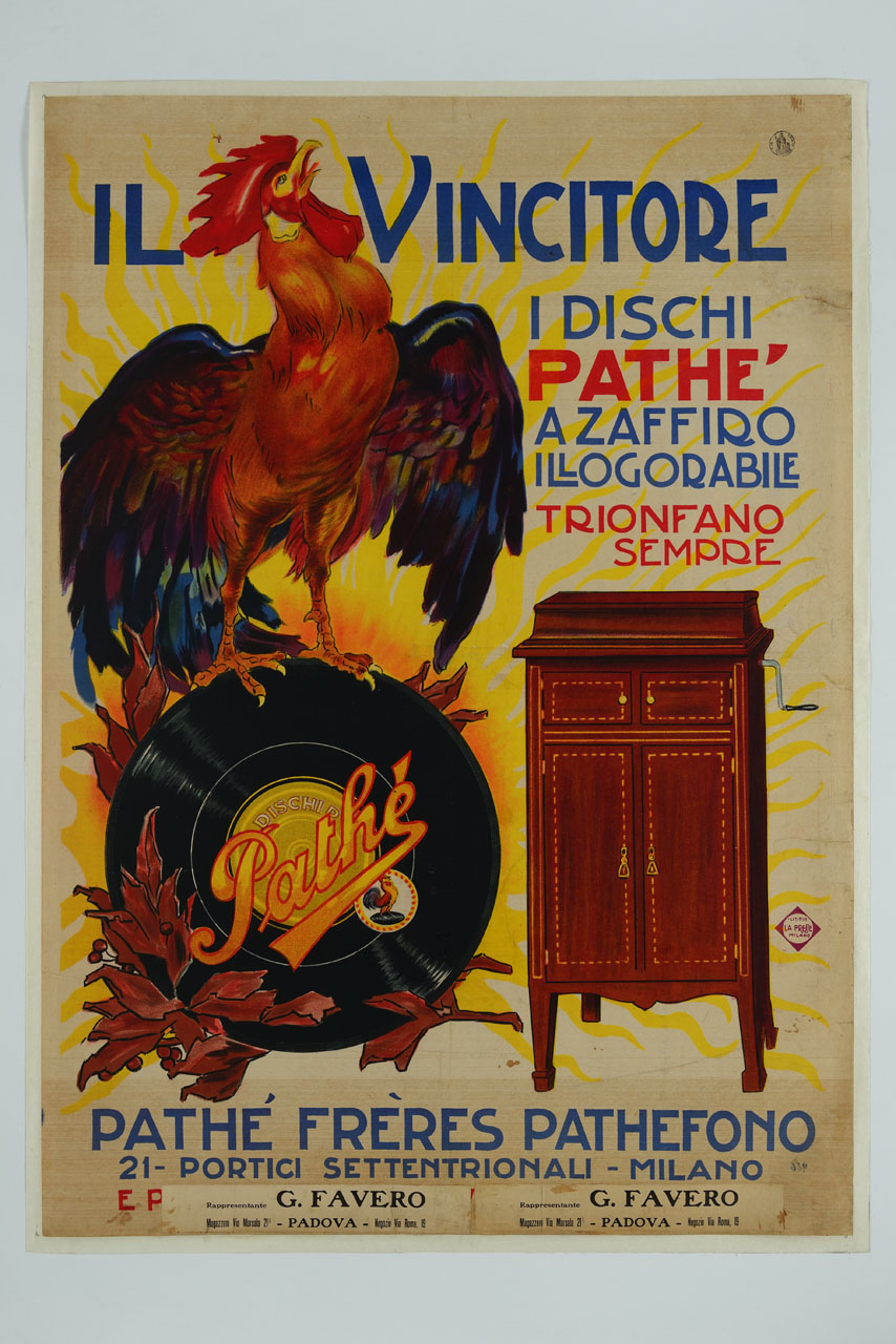 gallo canta sopra un disco cinto di alloro e grafofono (manifesto) - ambito italiano (sec. XX)