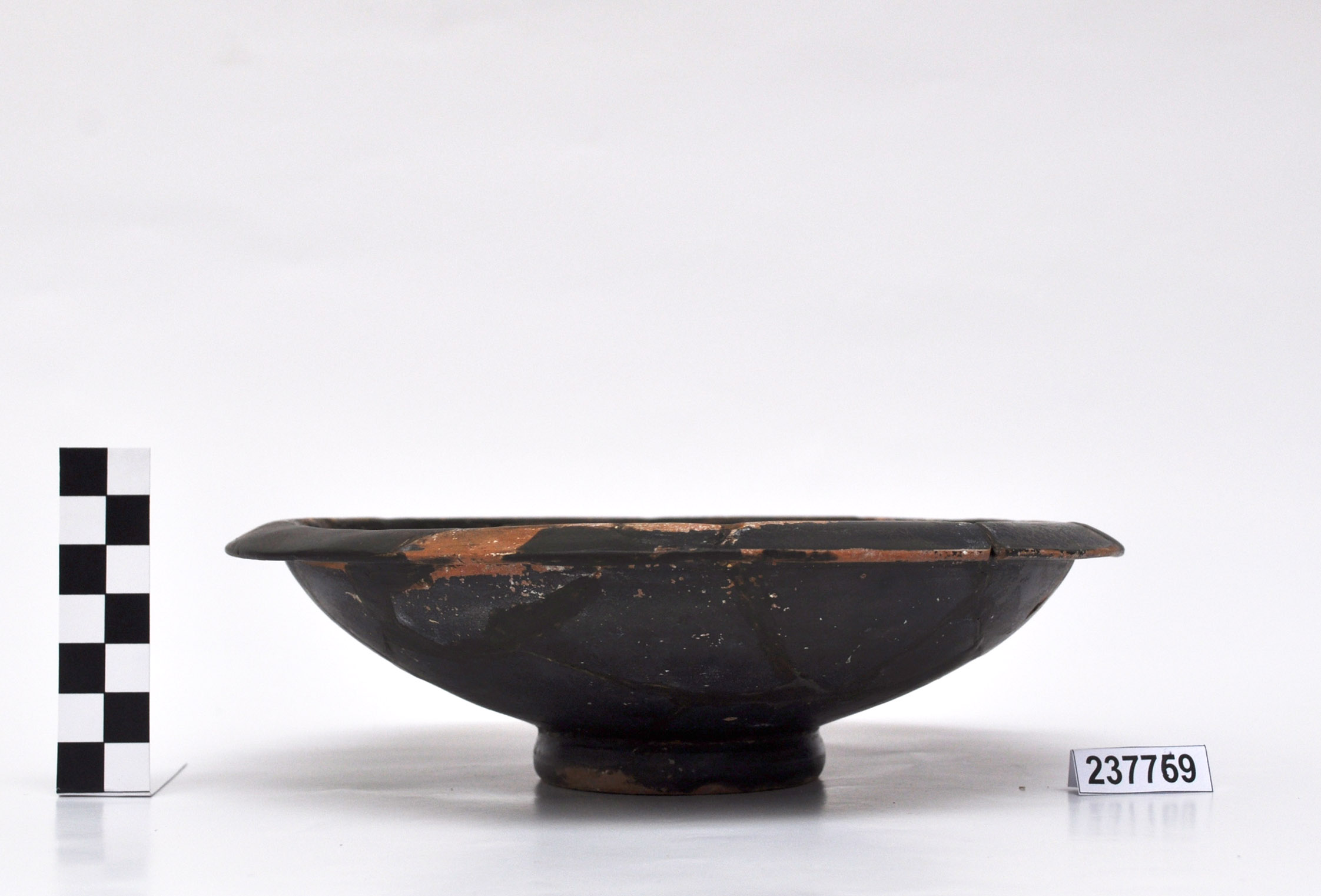 coppa - produzione campana (sec. IV a.C)