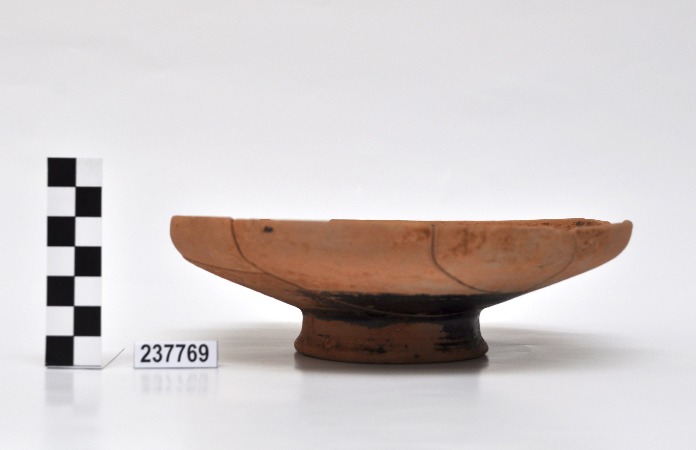 patera - produzione campana (sec. IV a.C)