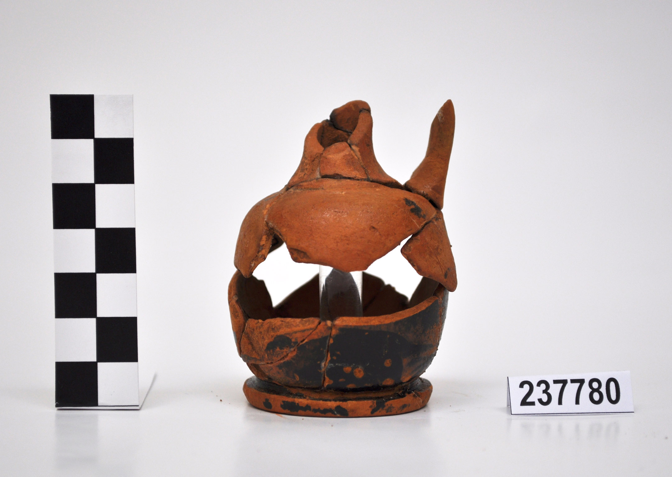 lekythos - produzione campana (metà/ fine sec. IV a.C)