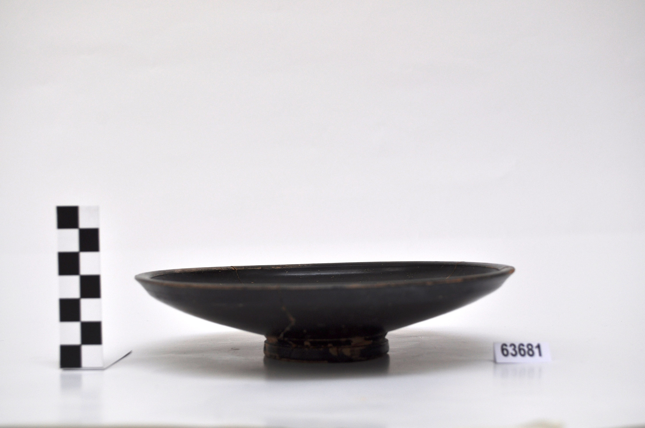 patera - produzione campana (seconda metà sec. IV a.C)