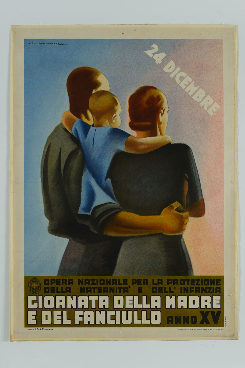 coppia di genitori di spalle abbracciati al loro bimbo (manifesto) di Dudovich Marcello (sec. XX)