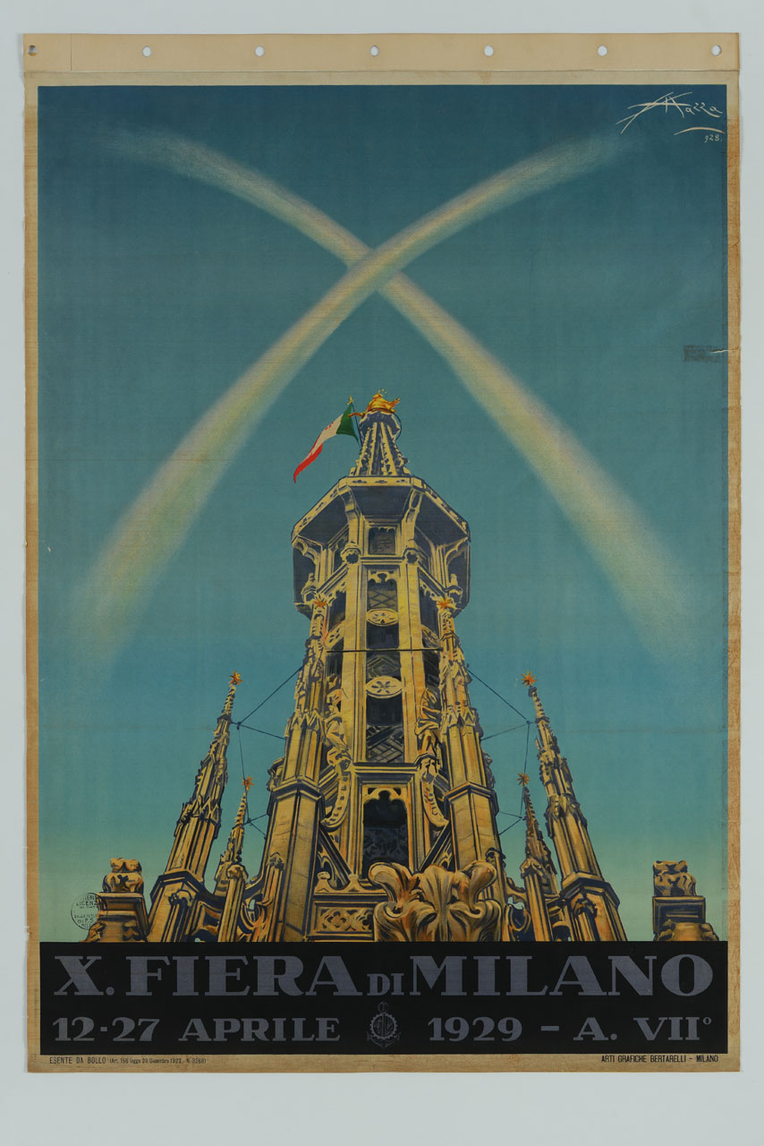 veduta dal basso della guglia maggiore del Duomo di Milano incorniciata da scie nel cielo disposte a X (manifesto) di Mazza Aldo (sec. XX)