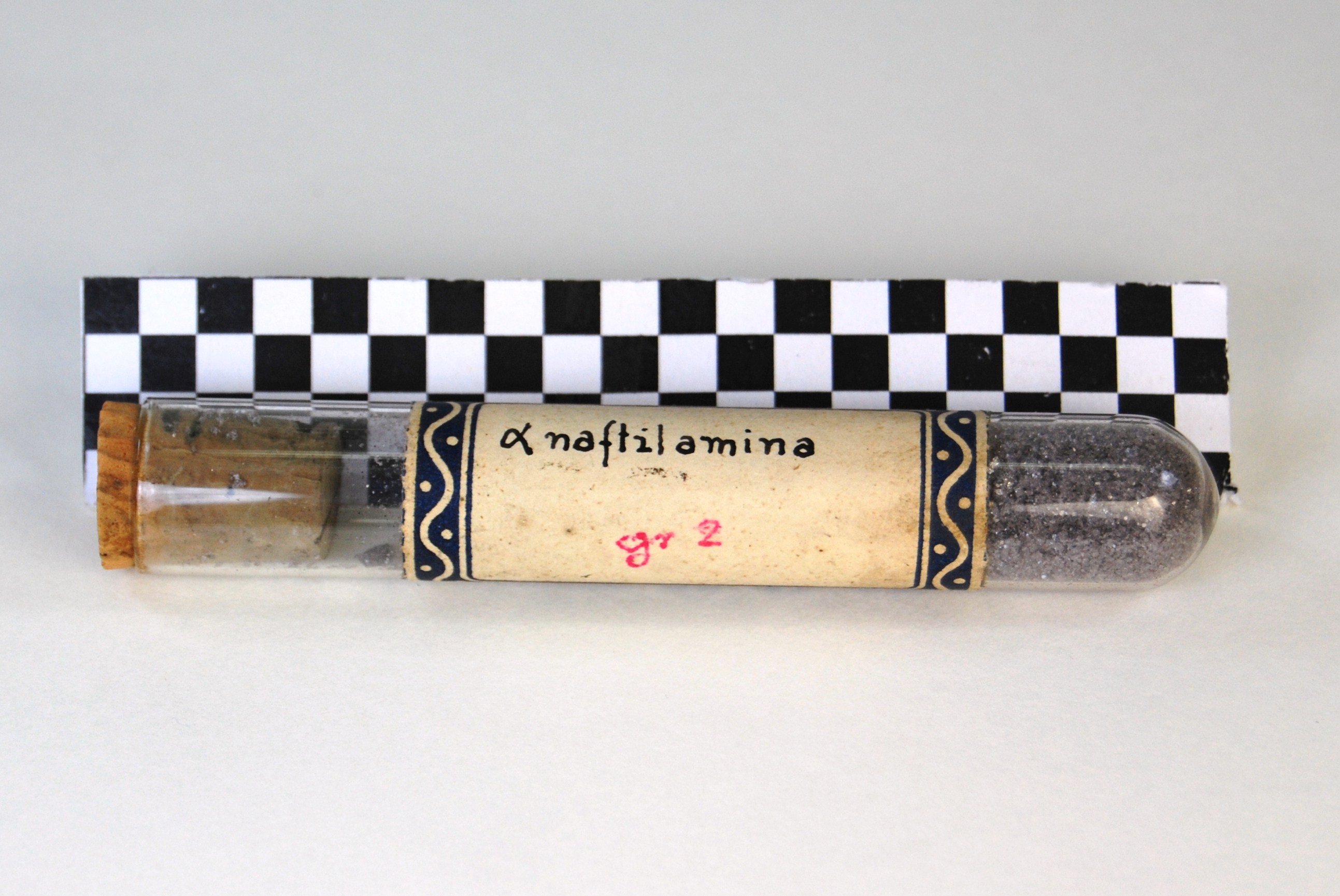 alfa-naftilamina (prodotto chimico, di sintesi) di Ugo Schiff (laboratorio) - scuola chimica fiorentina (metà/ inizio XIX/ XX)