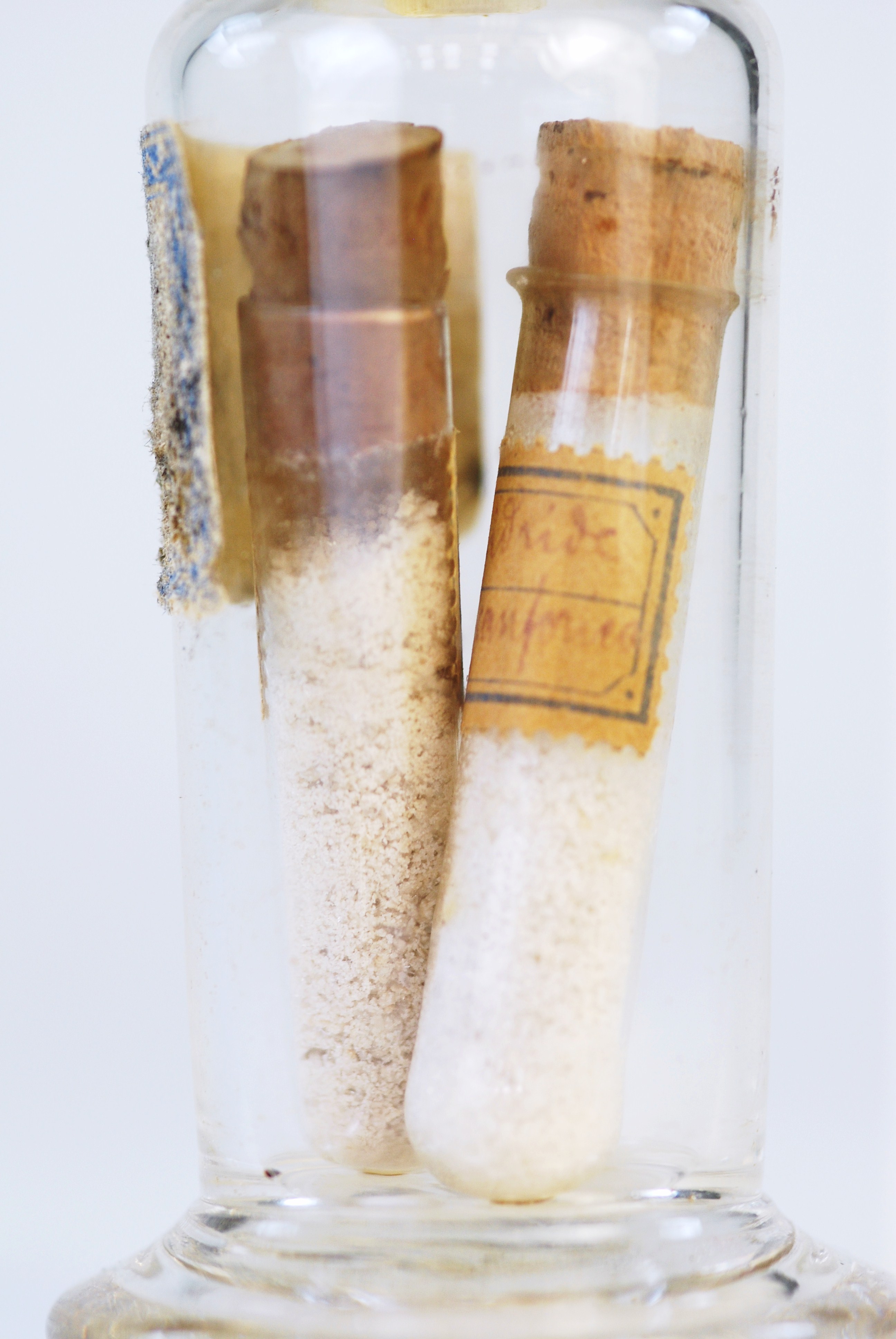 anidride bromo canforica (prodotto chimico, di sintesi) di Ugo Schiff (laboratorio) - scuola chimica fiorentina (metà/ inizio XIX/ XX)