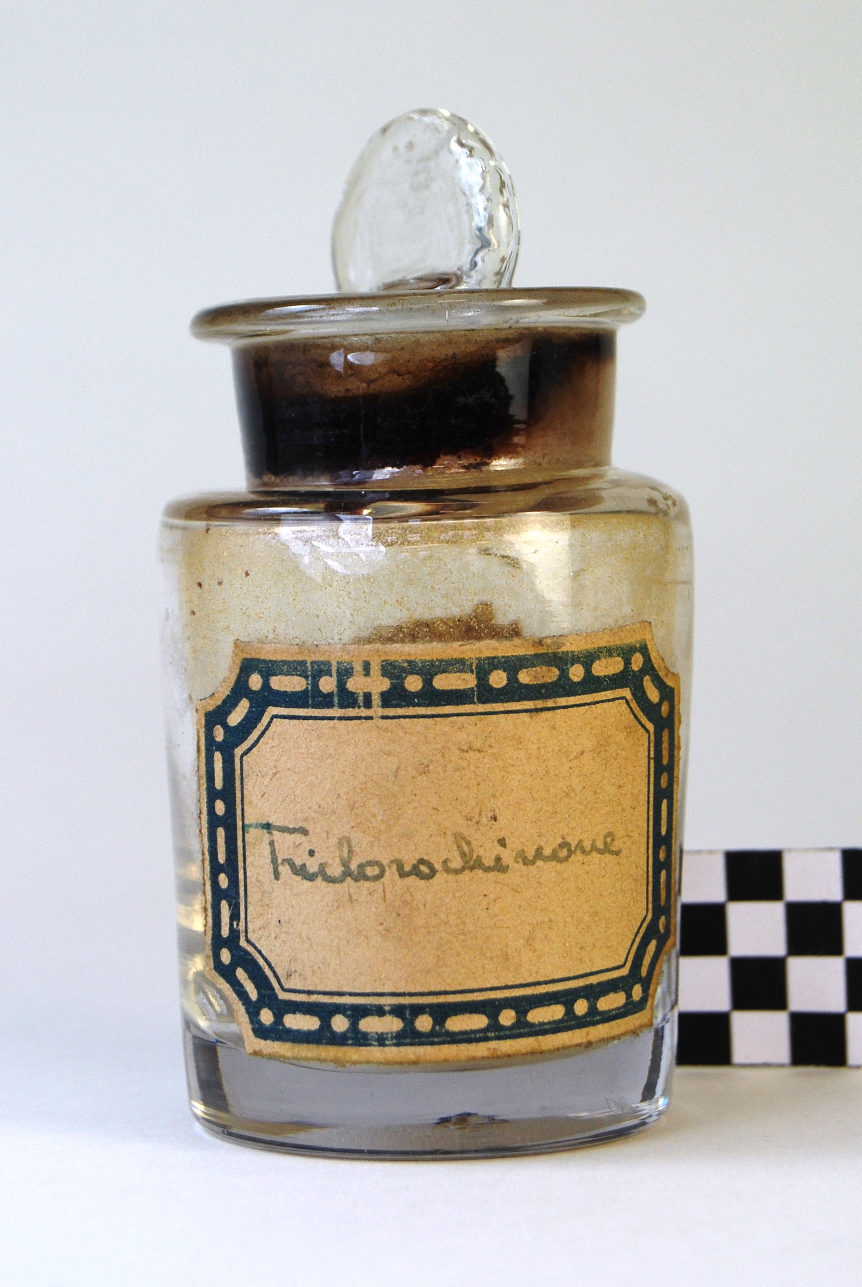 triclorochinone (prodotto chimico, di sintesi) di Ugo Schiff (laboratorio) - scuola chimica fiorentina (metà/ inizio XIX/ XX)