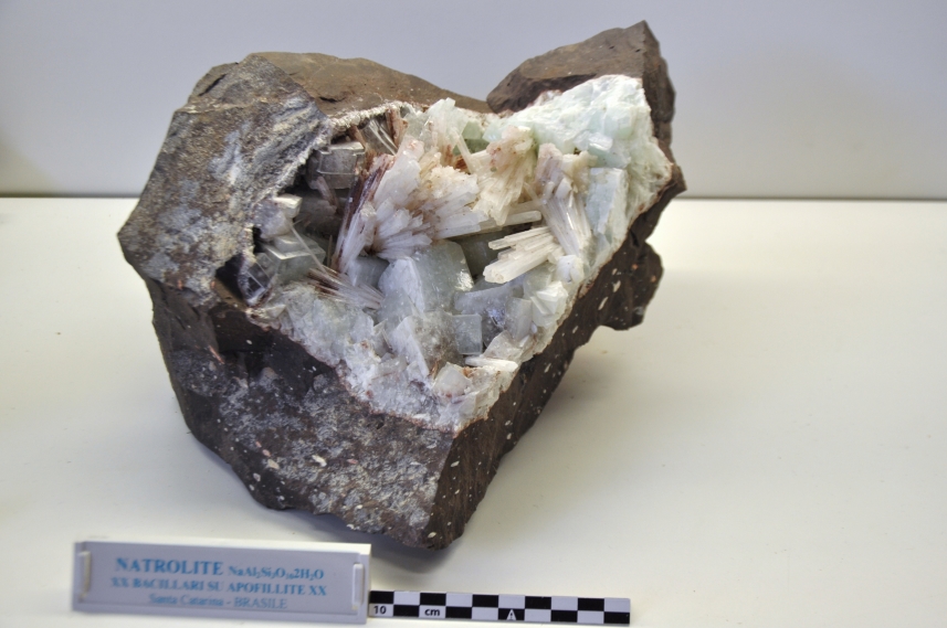 natrolite (esemplare)