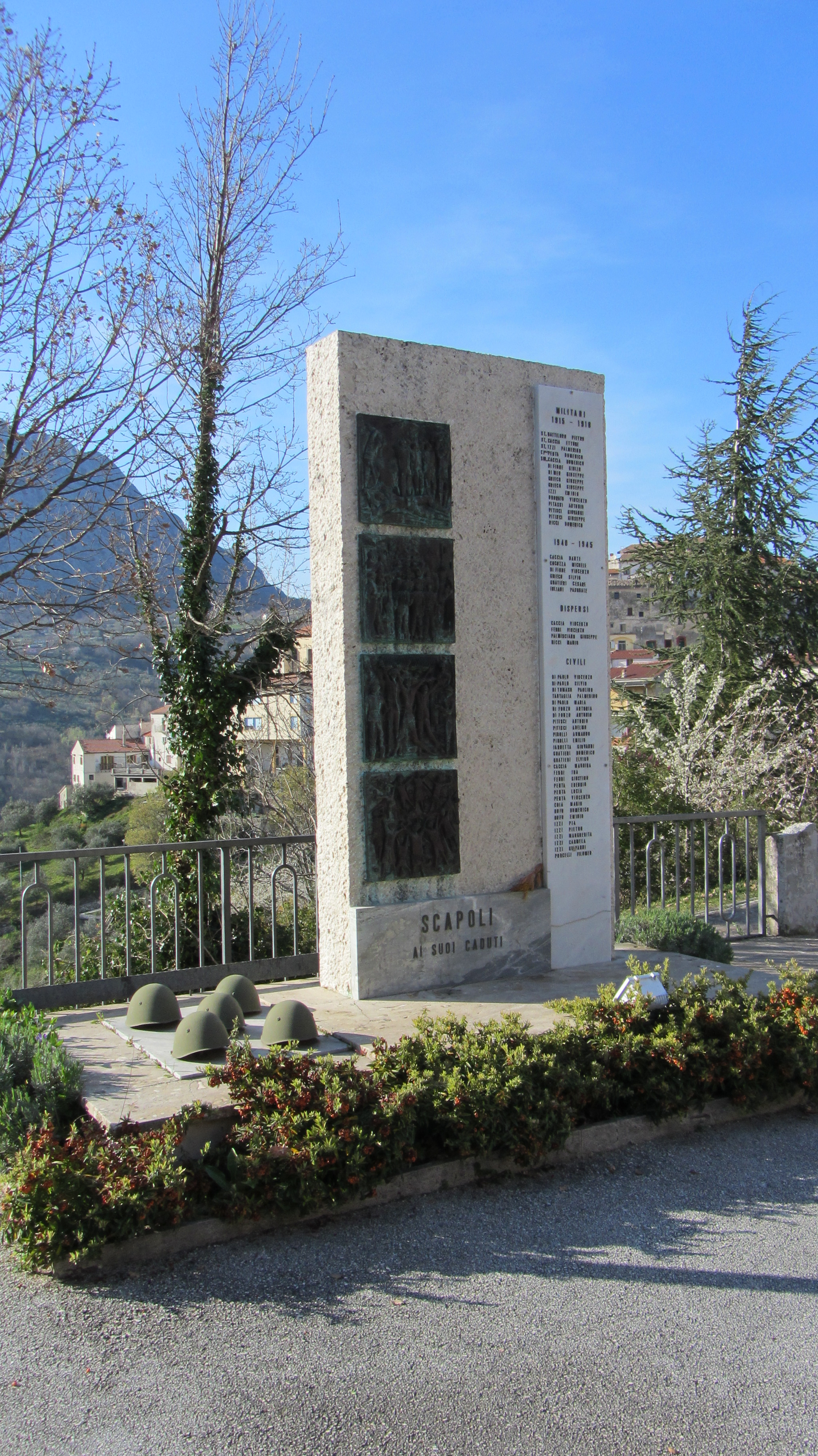 monumento ai caduti - a stele, opera isolata - bottega Italia centro-meridionale (seconda metà sec. XX)