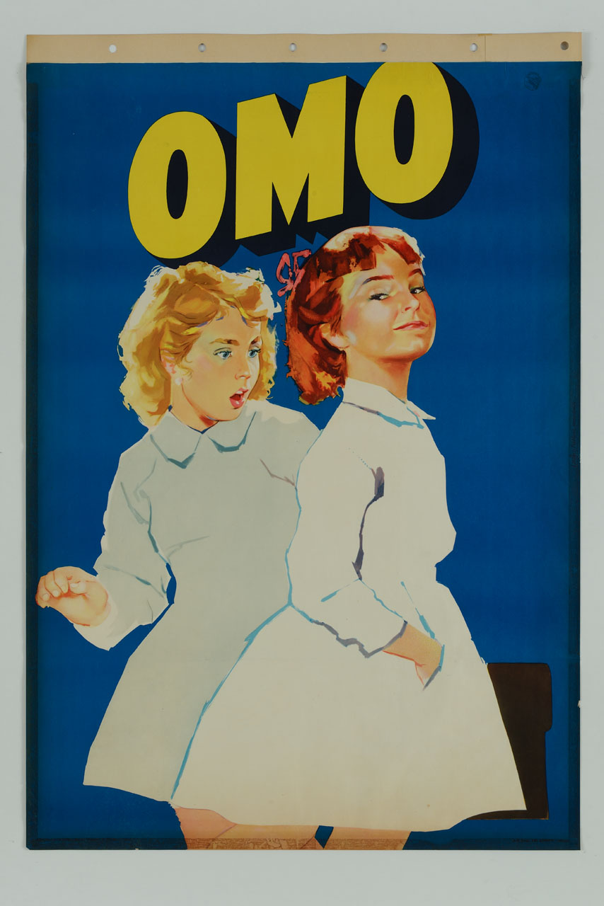 due scolare con grembiuli, di cui uno più bianco dell'altro (manifesto) - ambito italiano (sec. XX)