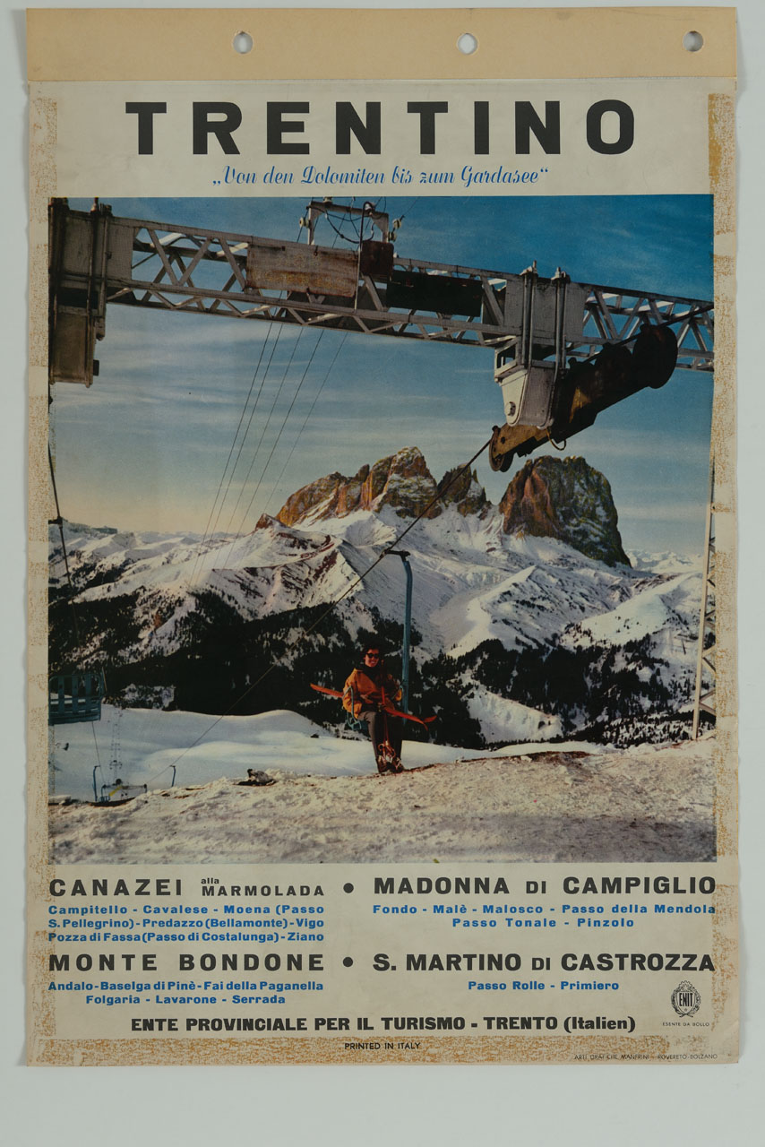 impianto sciistico con donna sorridente su seggiovia (manifesto) - ambito italiano (sec. XX)