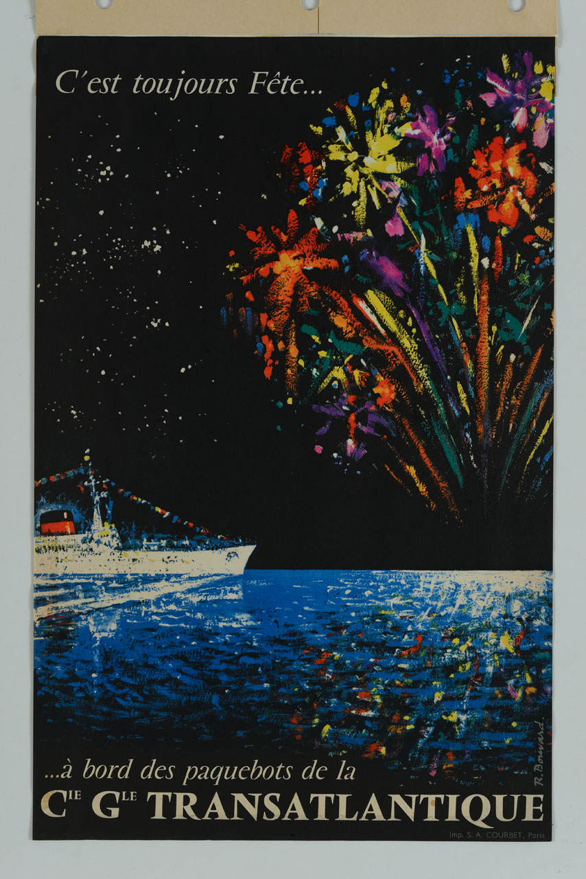 un transatlantico addobbato con bandierine colorate naviga attraverso l'oceano, sulle cui acque si riflettoni i fuochi d'artificio che illuminano la notte stellata (manifesto) di Bouvard René (sec. XX)