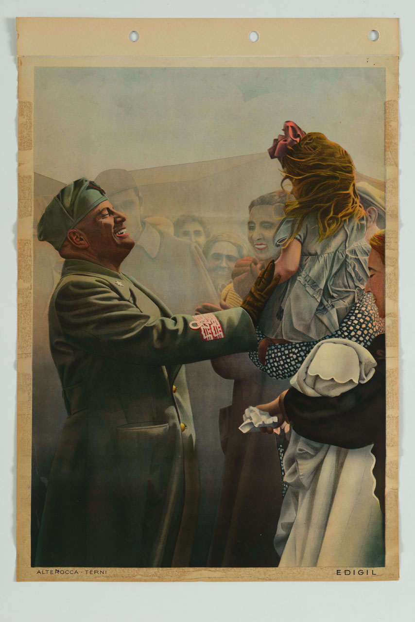 Il Duce Benito Mussolini si ferma a salutare la bambina di una coppia di coloni felici, trasferiti in Africa per lavorare; sullo sfondo dune di sabbia del deserto (manifesto) - ambito italiano (sec. XX)