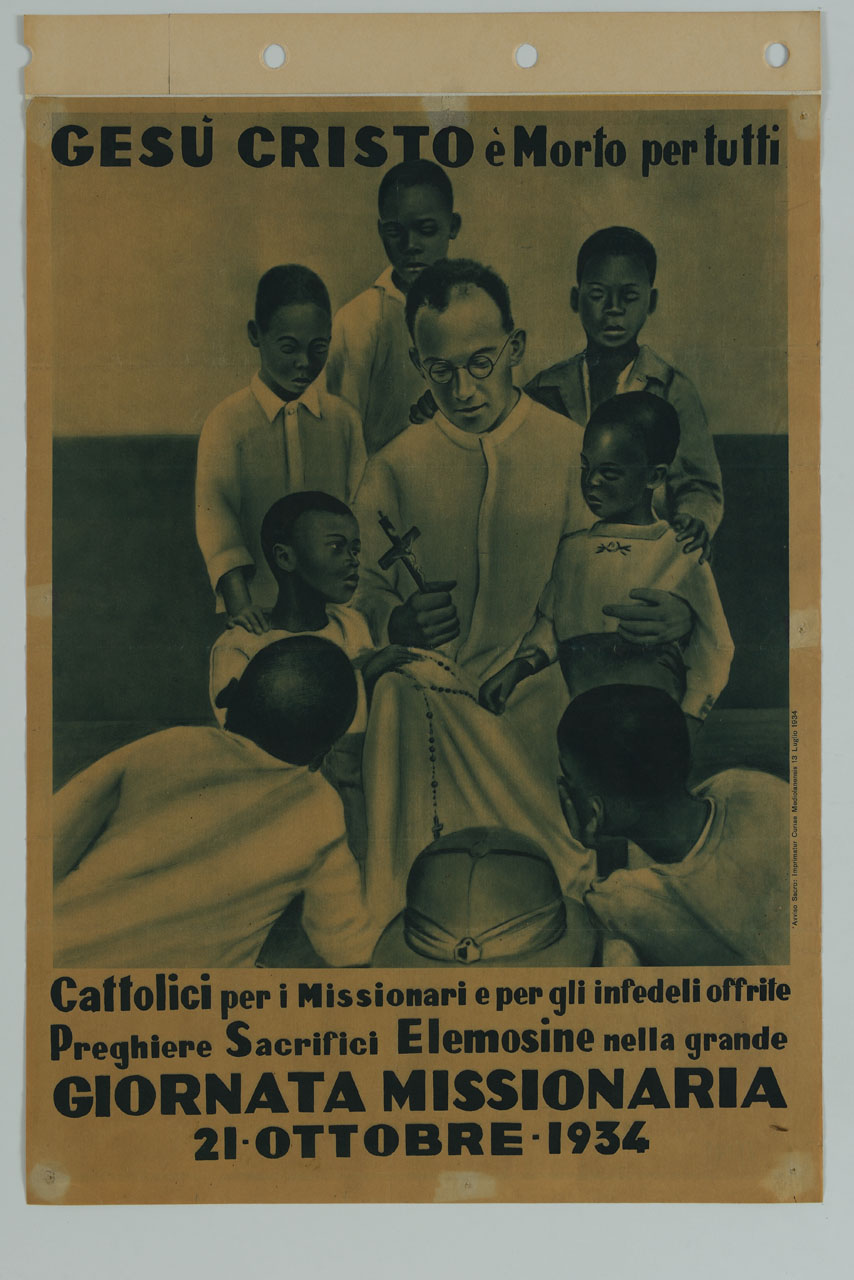 sacerdote con crocefisso in mano circondato da bambini africani; di spalle una figura con un cappello coloniale (manifesto) - ambito italiano (sec. XX)