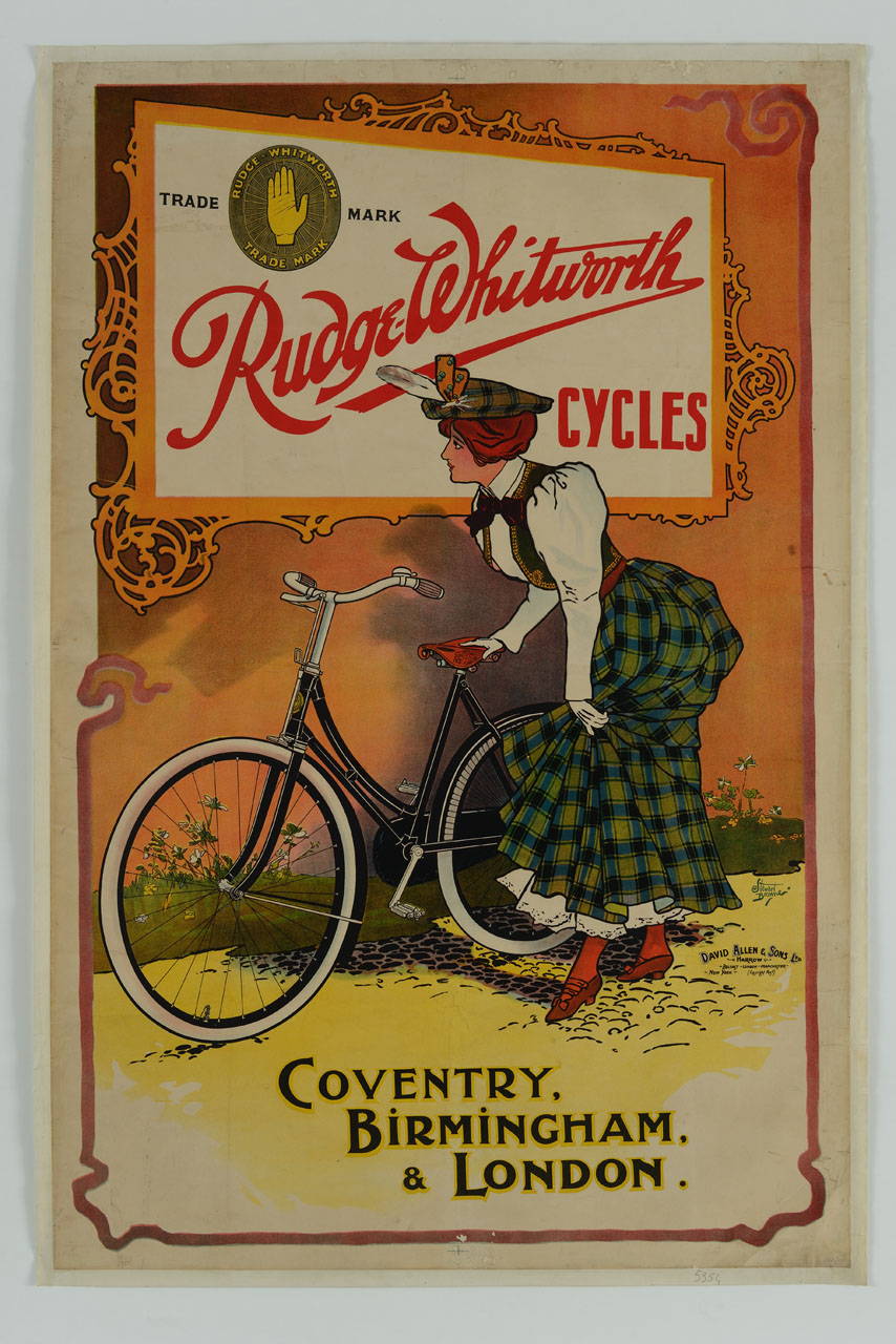 donna sostiene una bicicletta mentre osserva un'insegna pubbilcitaria (manifesto) di Browne Stewart (fine sec. XIX)