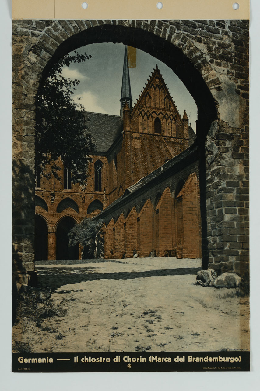 veduta del chiostro di Chorin (manifesto) di Atelier Obigt - ambito tedesco (metà sec. XX)