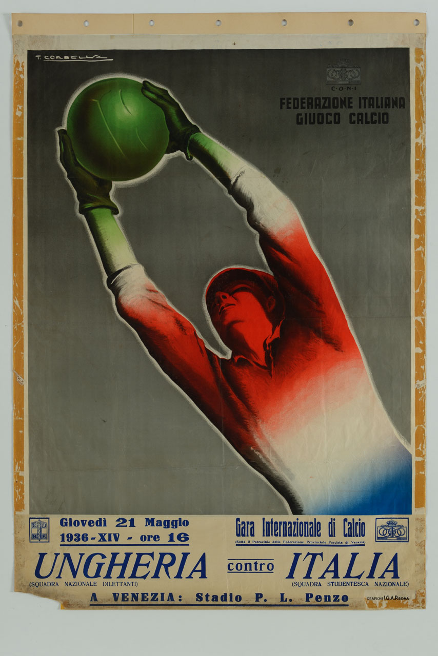 portiere di calcio afferra un pallone a braccia alzate (manifesto) di Corbella Tito (sec. XX)