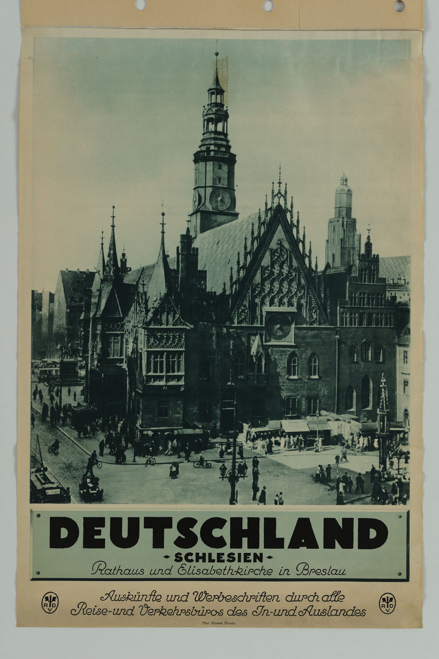 veduta del municipio e della chiesa di Sant'Elisabetta di Breslau (manifesto) di Wanzek - ambito tedesco (metà sec. XX)