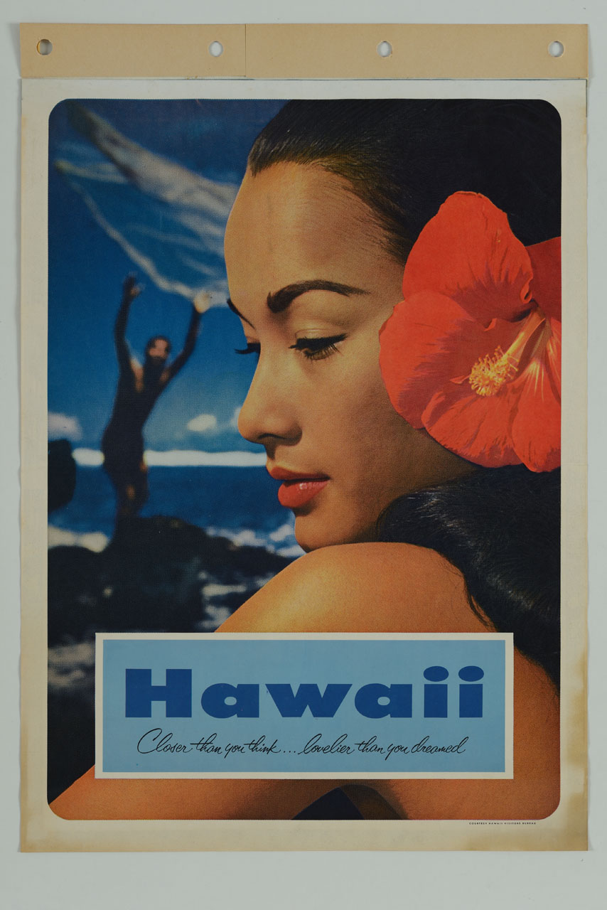 ritratto di donna con un fiore in testa con lo sfondo del mare e di un bagnante (manifesto) - ambito statunitense (sec. XX)