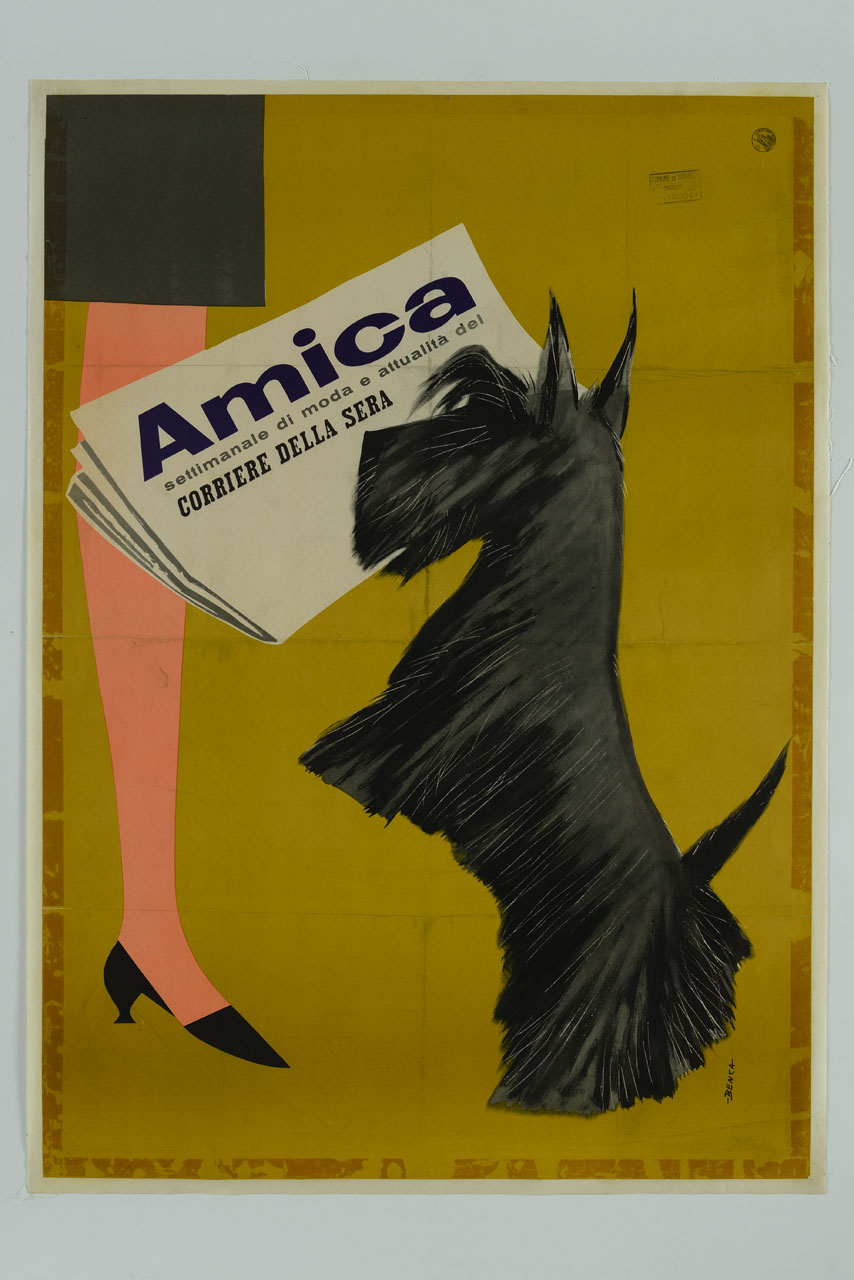 cane con giornale in bocca si solleva su due zampe ai piedi di una donna (manifesto) di Benedetti Carlo detto Benca (sec. XX)