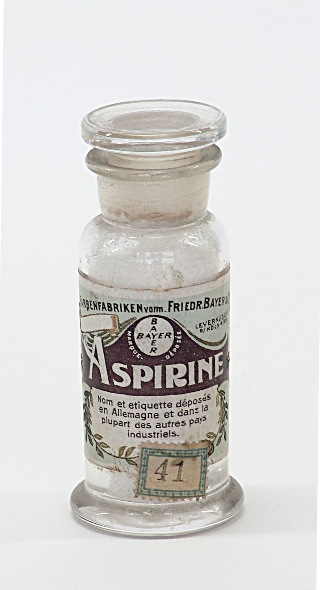 Aspirine (farmaco storico, Aspirina) (sec. XIX) <br>Condizioni d'uso: <a class='link-esterno' href='https://docs.italia.it/italia/icdp/icdp-pnd-circolazione-riuso-docs/it/v1.0-giugno-2022/testo-etichetta-BCS.html' target='_bcs'>Beni Culturali Standard (BCS)</a>