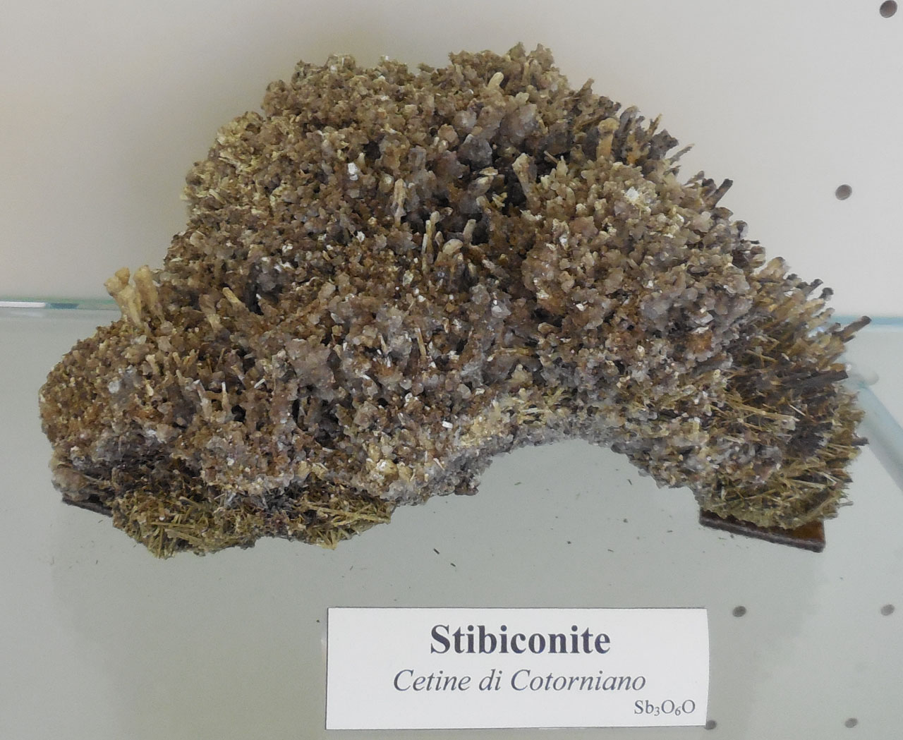 Stibiconite (esemplare)