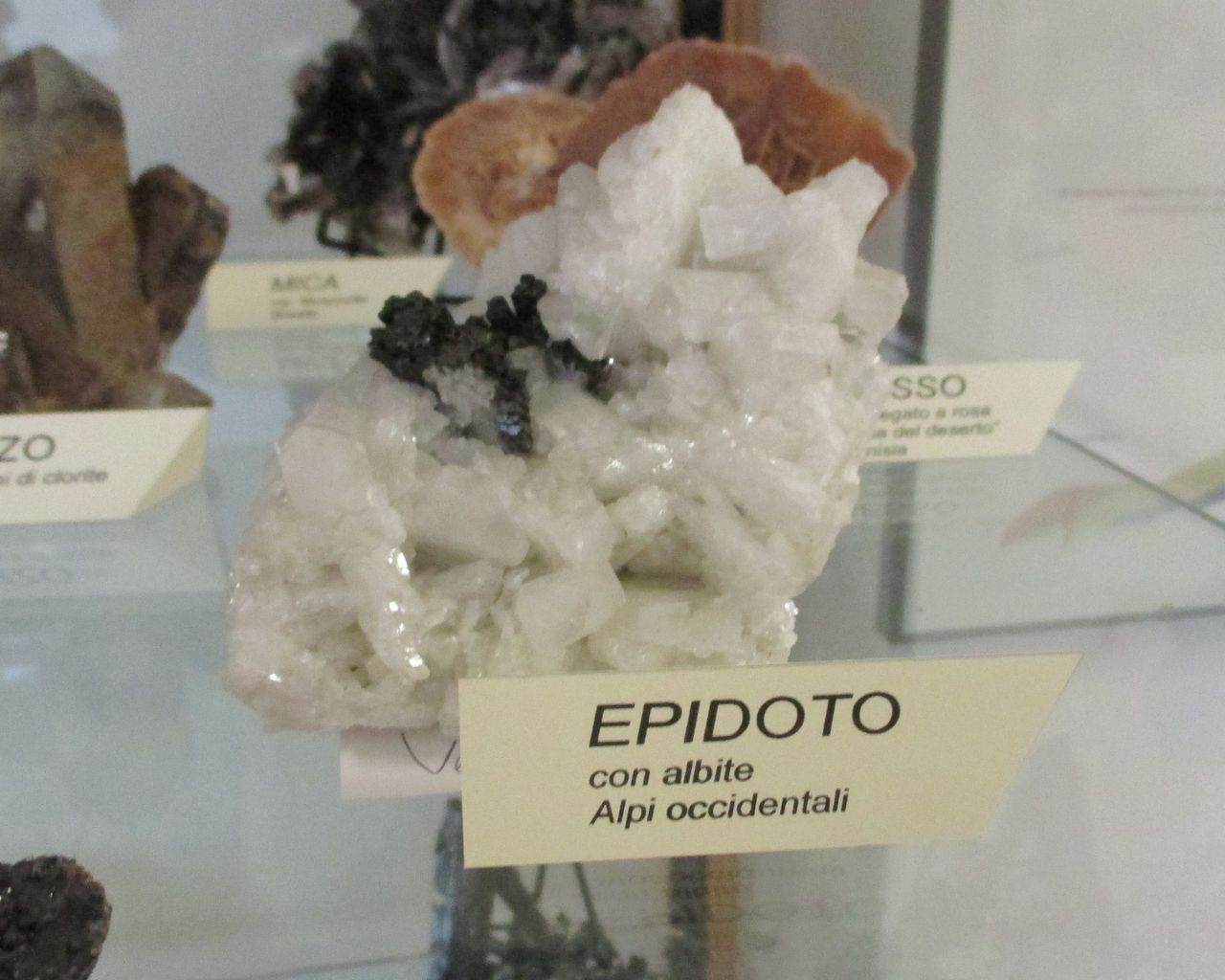 Epidoto (esemplare)