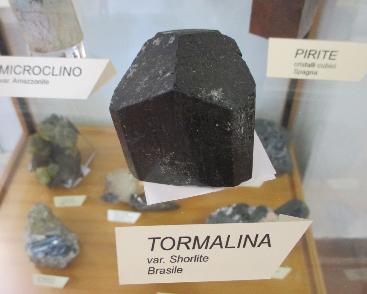 Schorlite (esemplare)