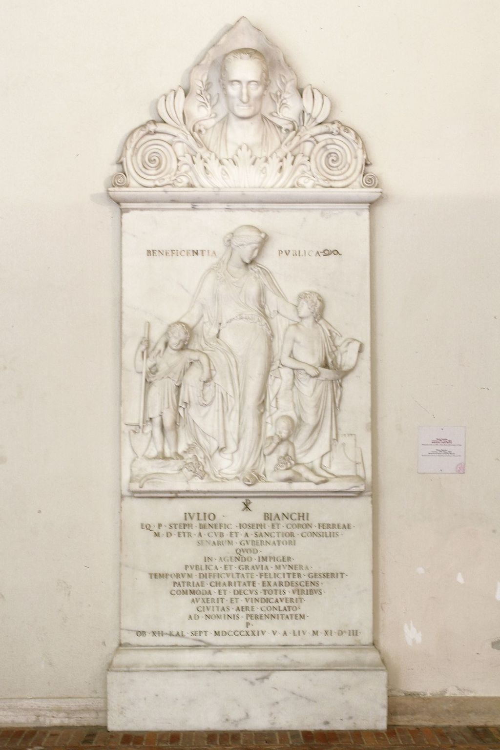 Allegoria pubblica beneficenza/ Ritratto di Giulio Bianchi (monumento commemorativo) di Tenerani Pietro (attribuito) (sec. XIX)