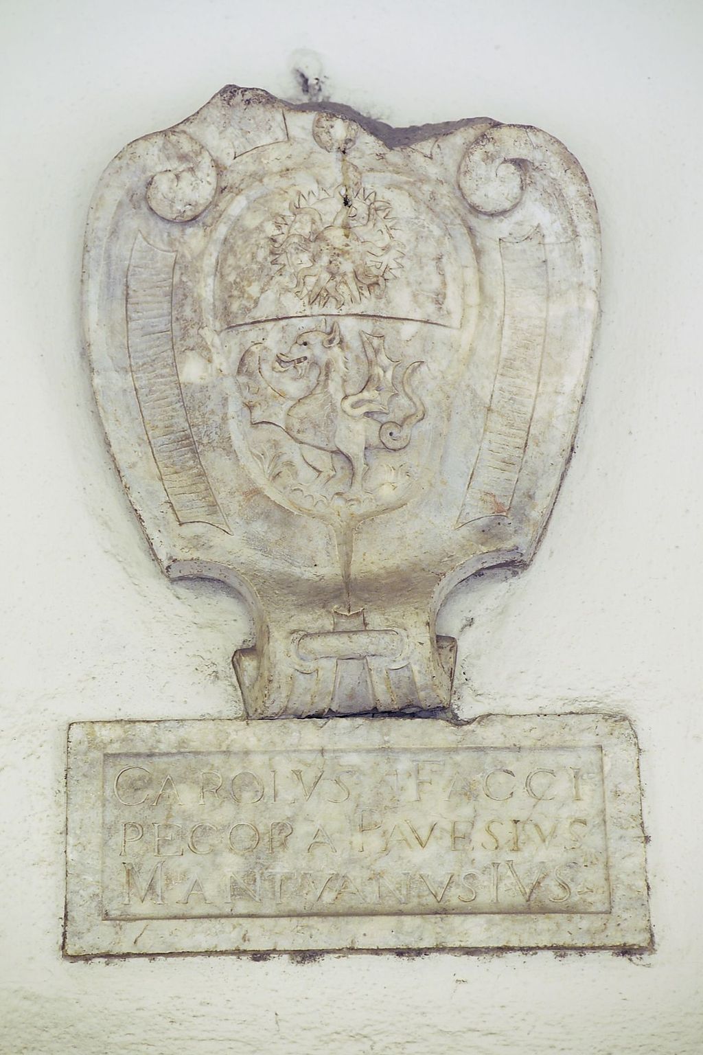 stemma gentilizio di Carlo Facipecora Pavesi (lapide) - bottega toscana (secc. XV/ XVIII)
