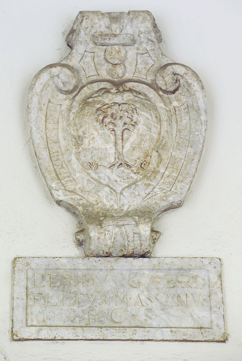 stemma gentilizio (lapide) - bottega toscana (secc. XV/ XVIII)