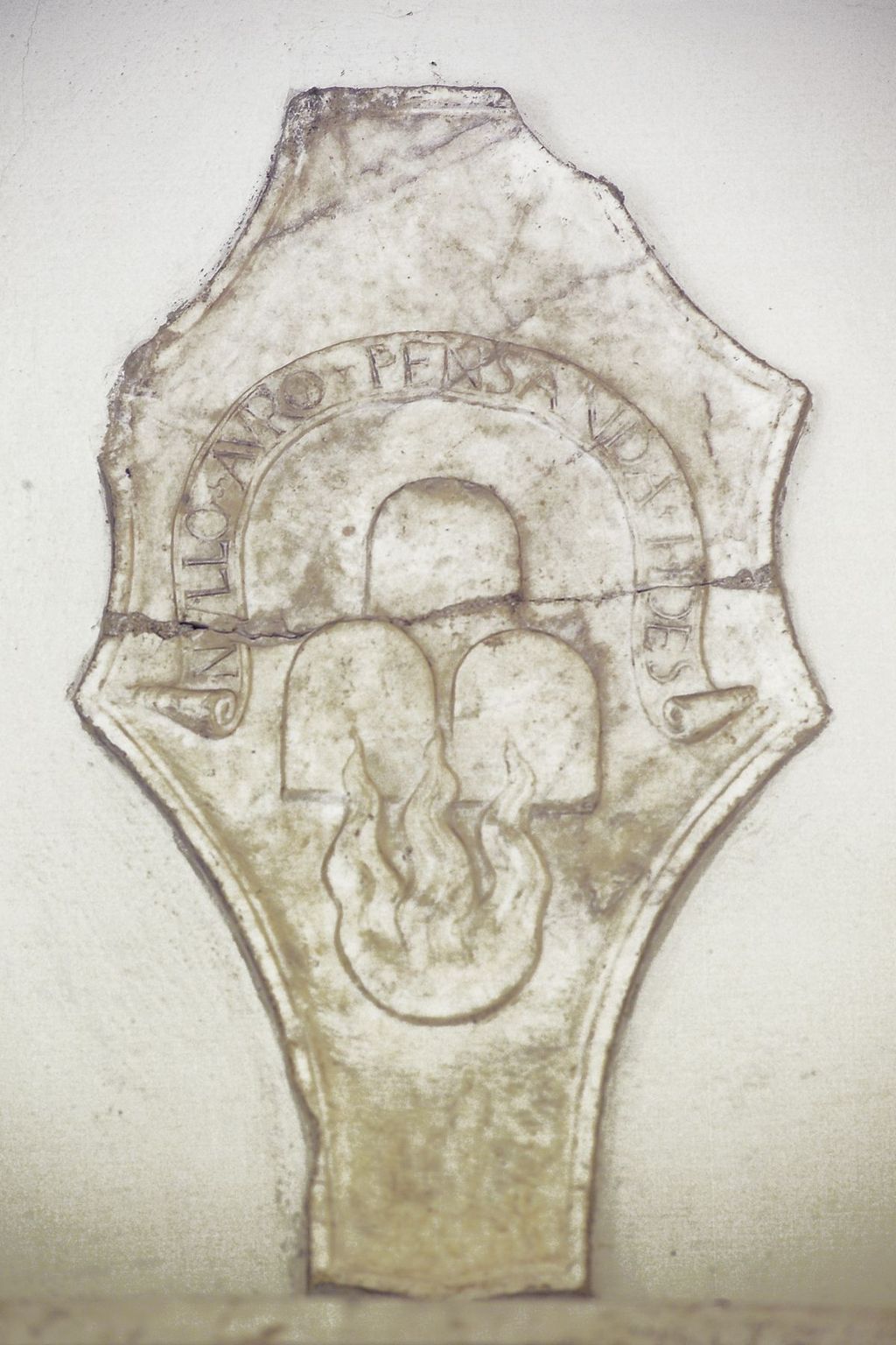 stemma (lapide) - bottega toscana (secc. XV/ XVIII)