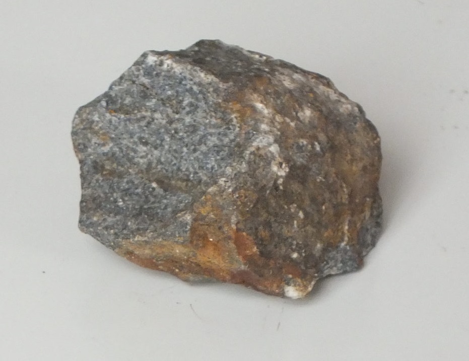 Magnetite Fe3O4, Bastnaesite CeFCO3
